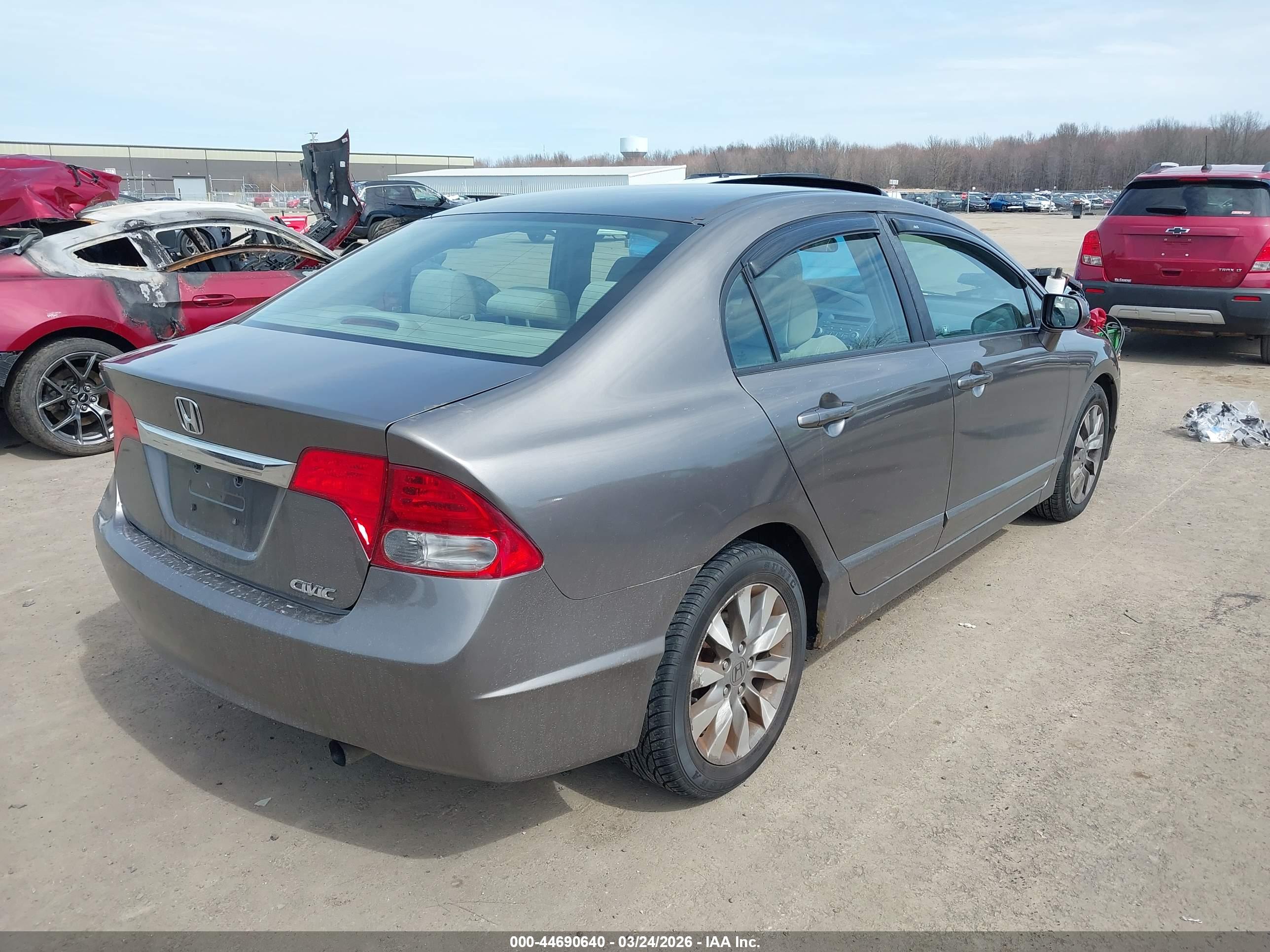 HONDA CIVIC image 4