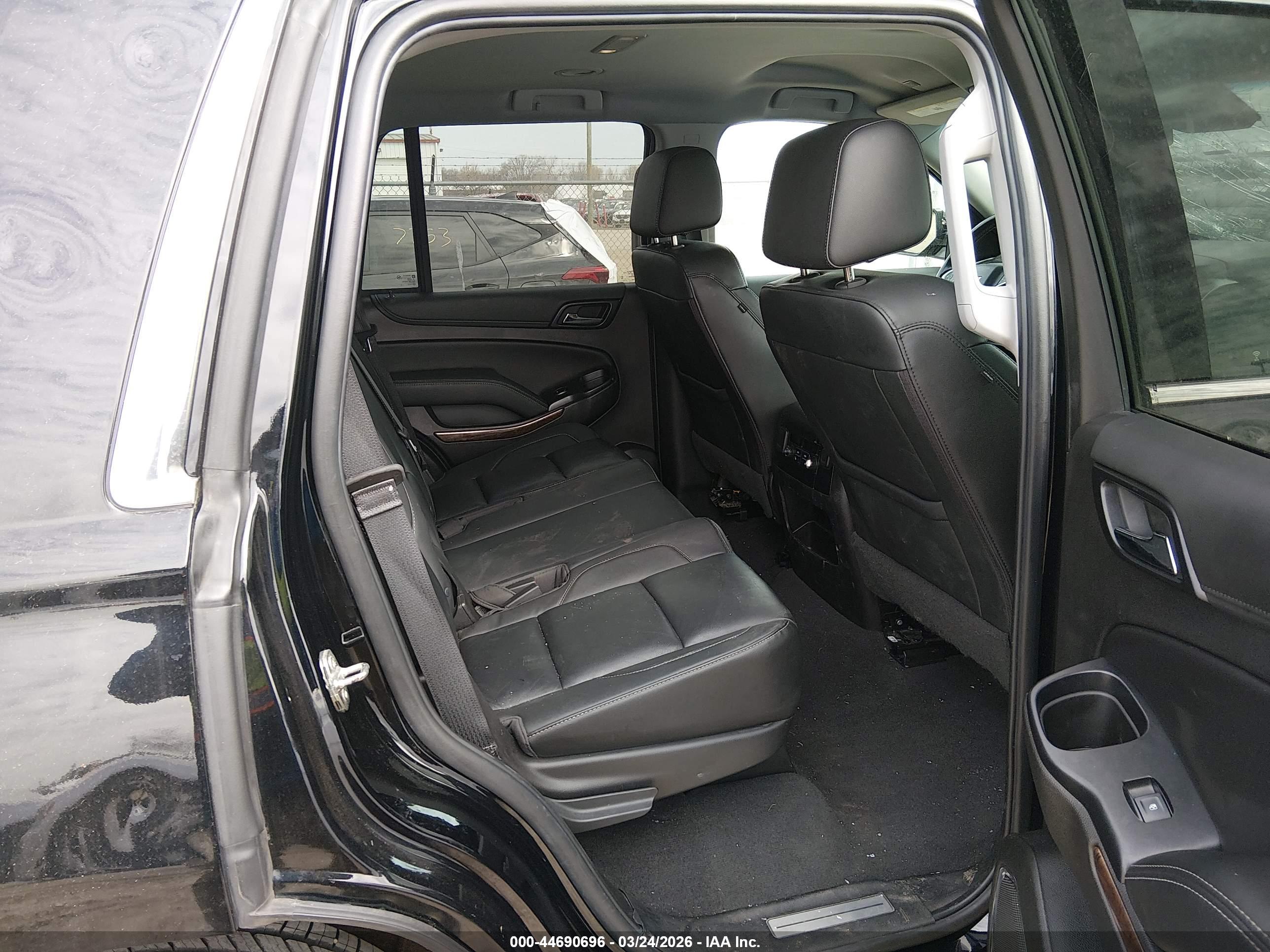 CHEVROLET TAHOE image 8