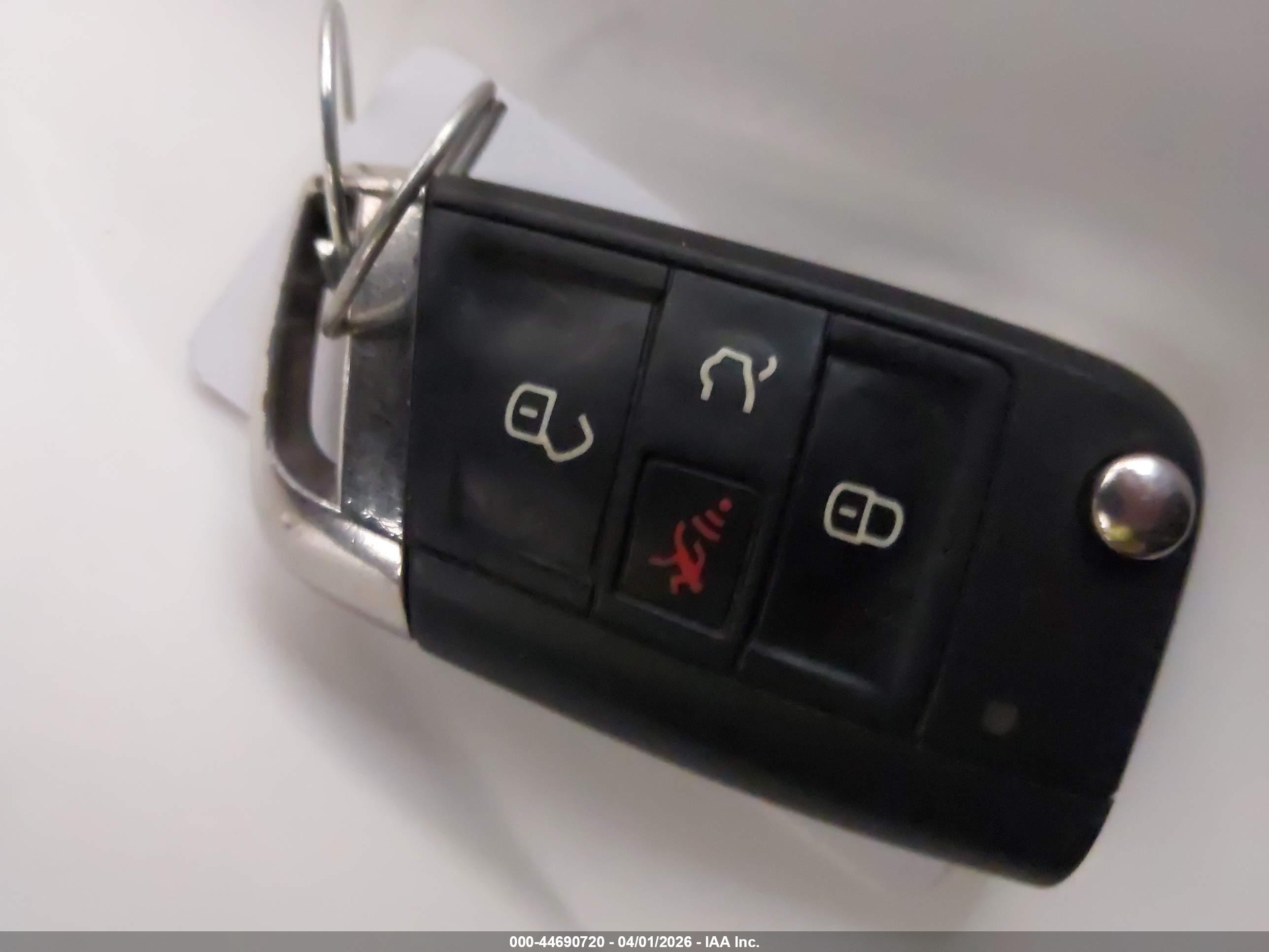 VOLKSWAGEN GOLF image 11
