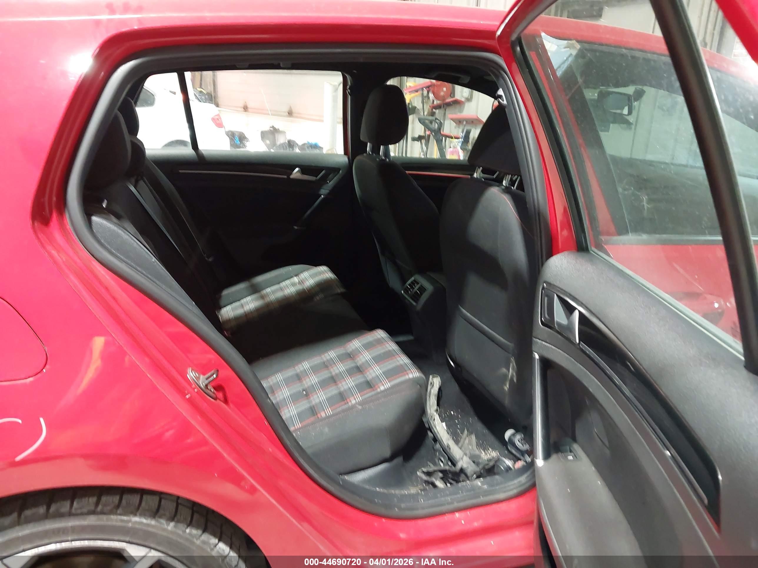 VOLKSWAGEN GOLF image 8