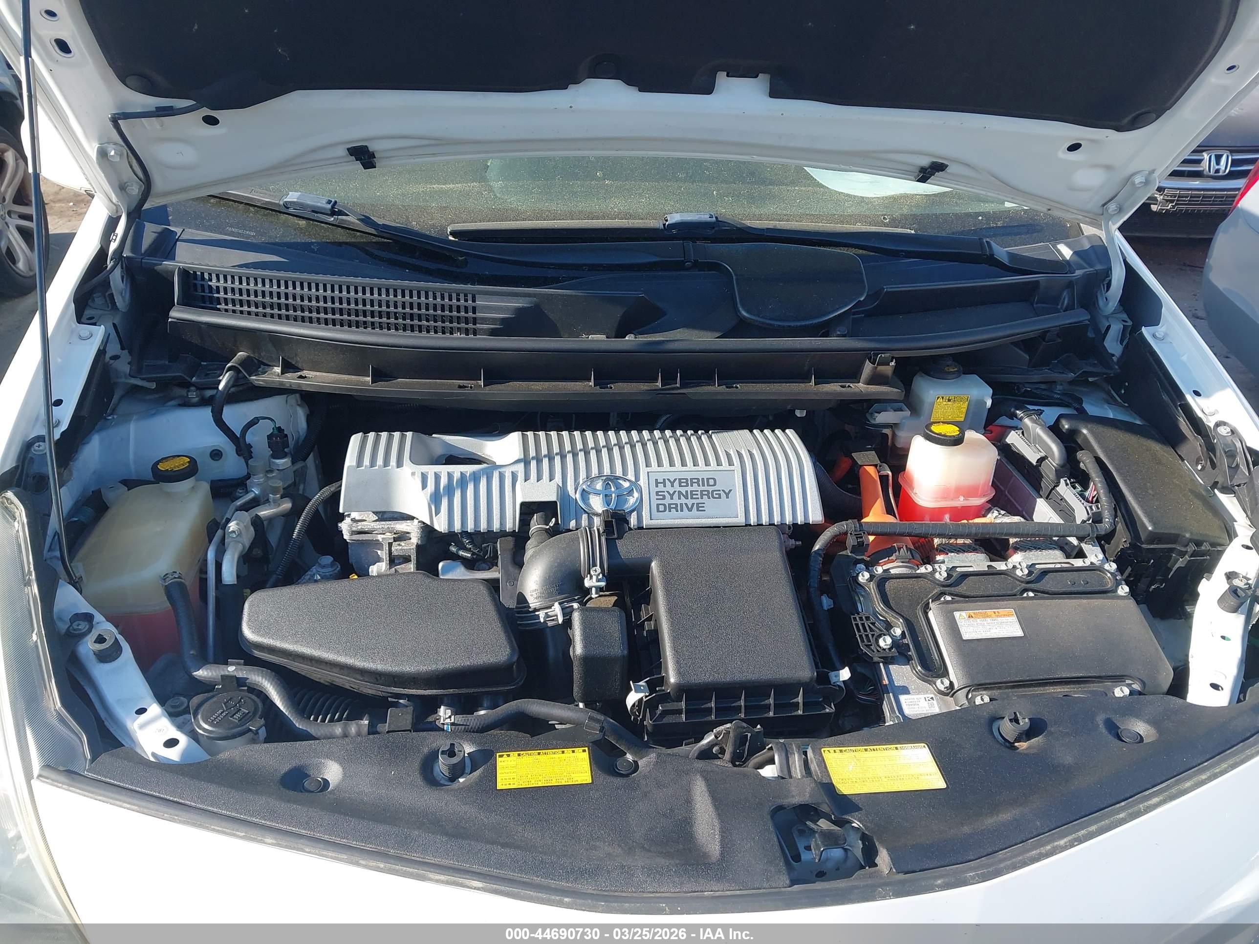 TOYOTA PRIUS image 10