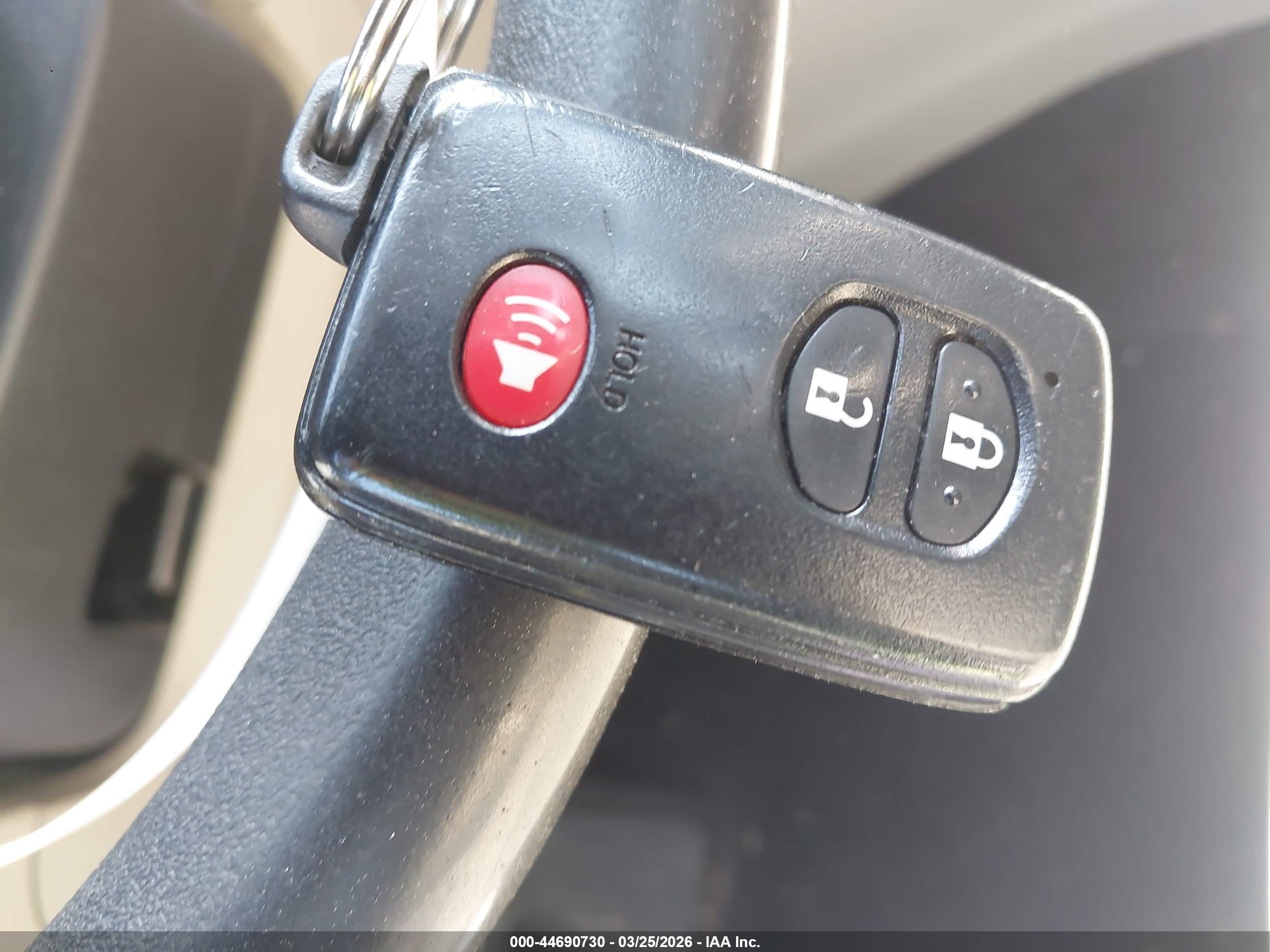 TOYOTA PRIUS image 11