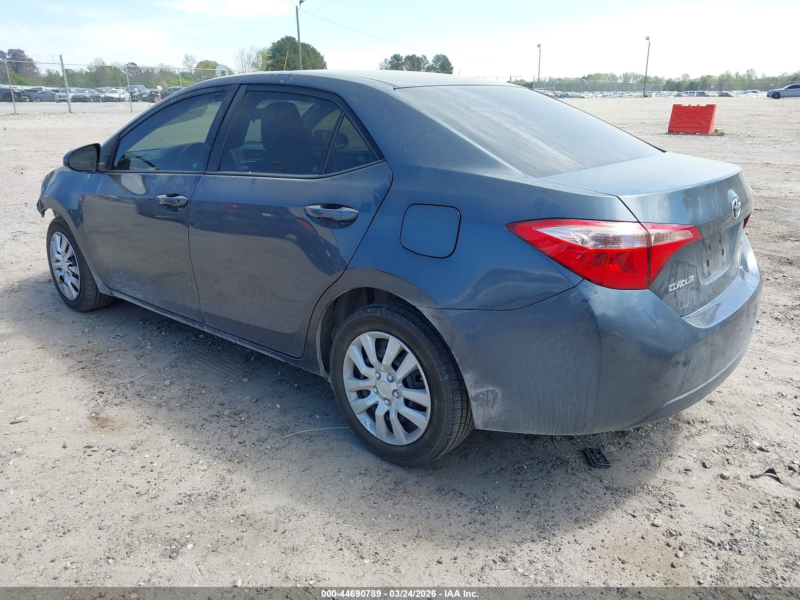 TOYOTA COROLLA image 3
