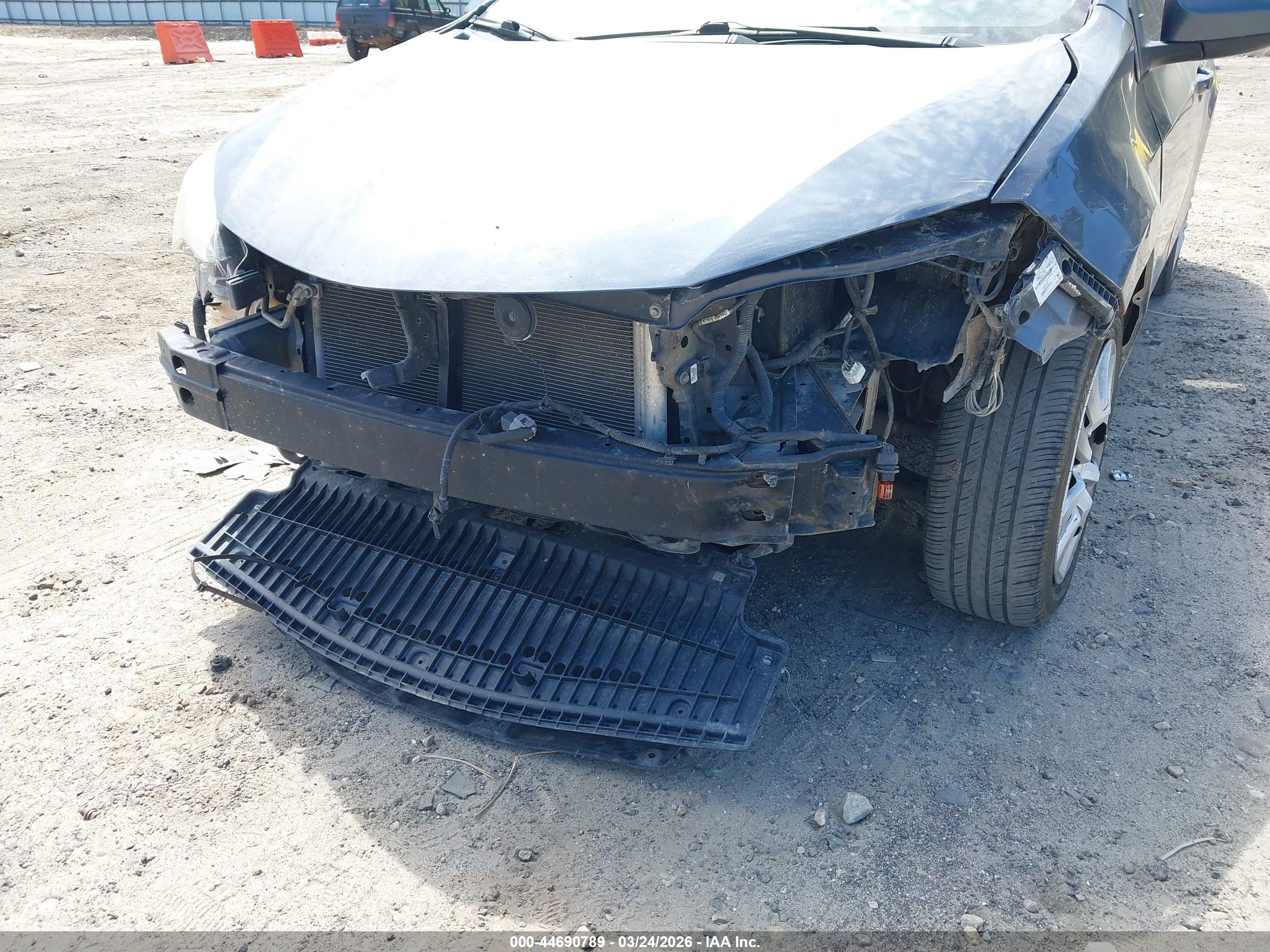 TOYOTA COROLLA image 6