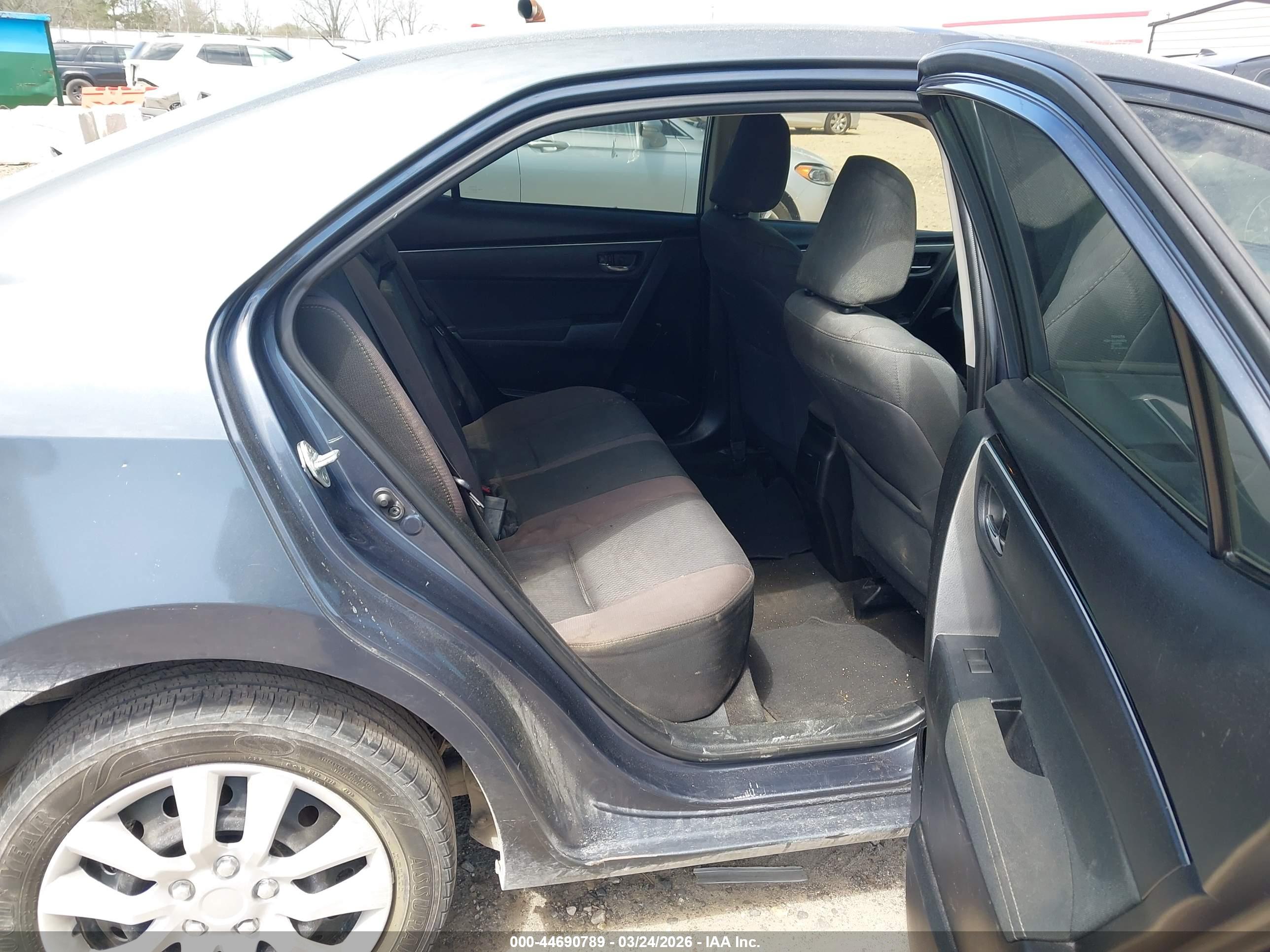 TOYOTA COROLLA image 8