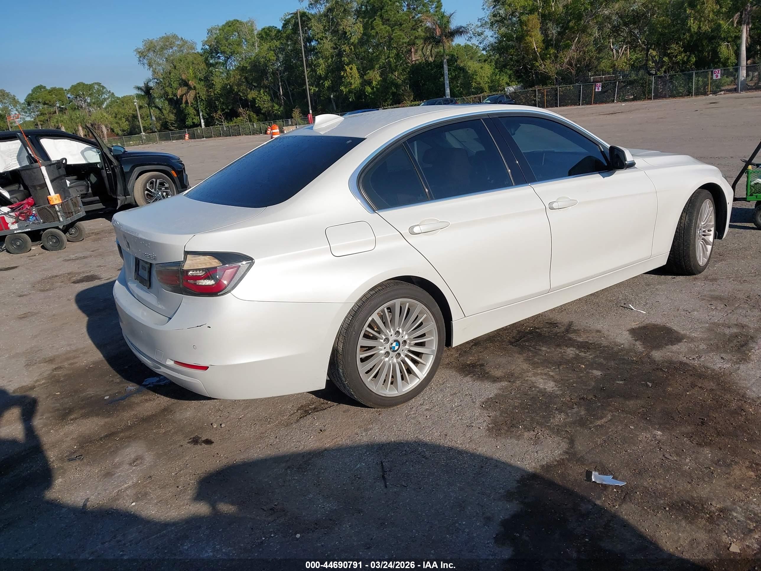 BMW 328I image 4