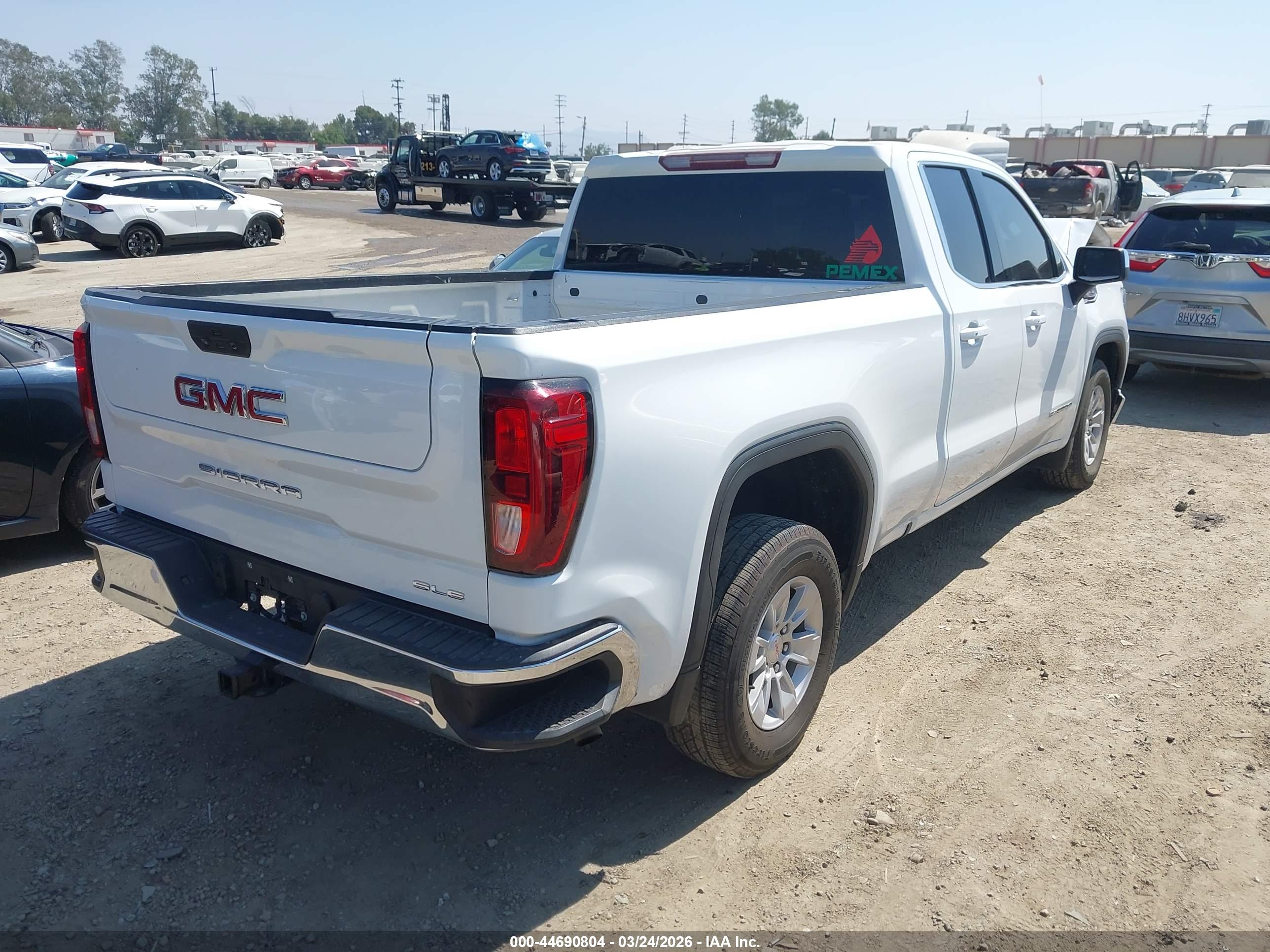 GMC SIERRA image 4