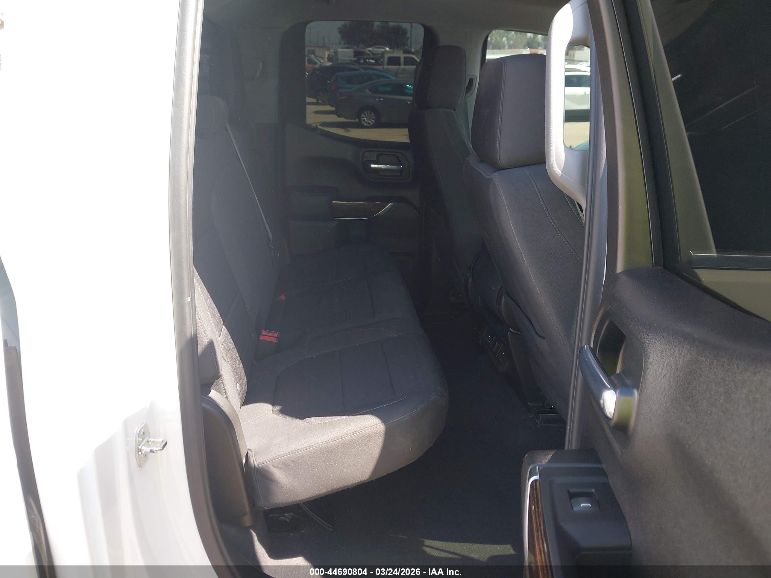 GMC SIERRA image 8