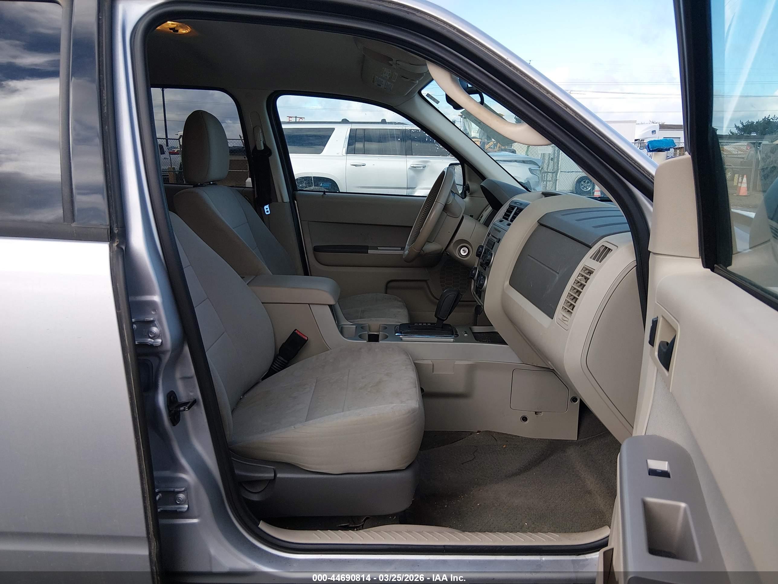 FORD ESCAPE image 5