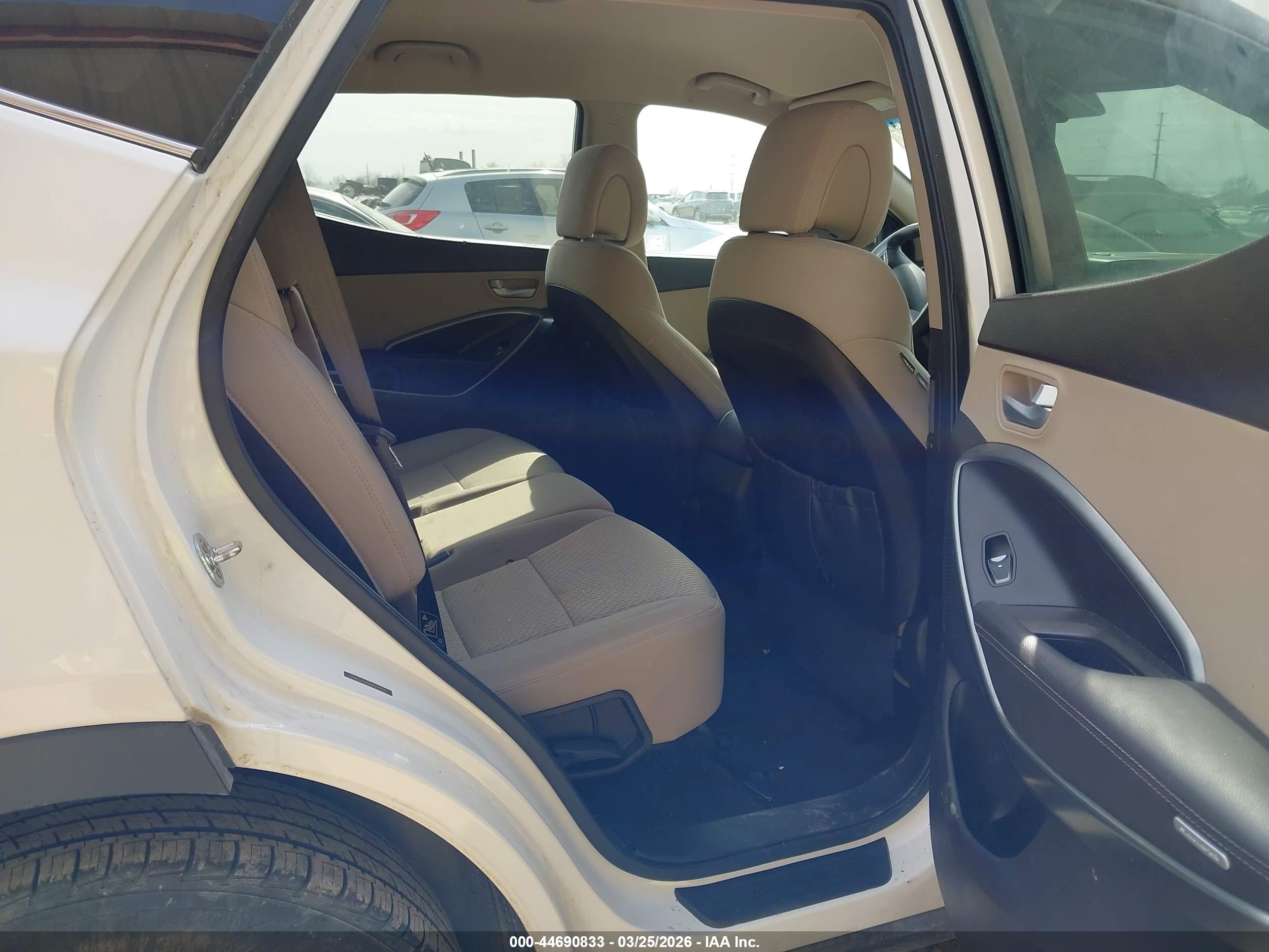 HYUNDAI SANTA image 8