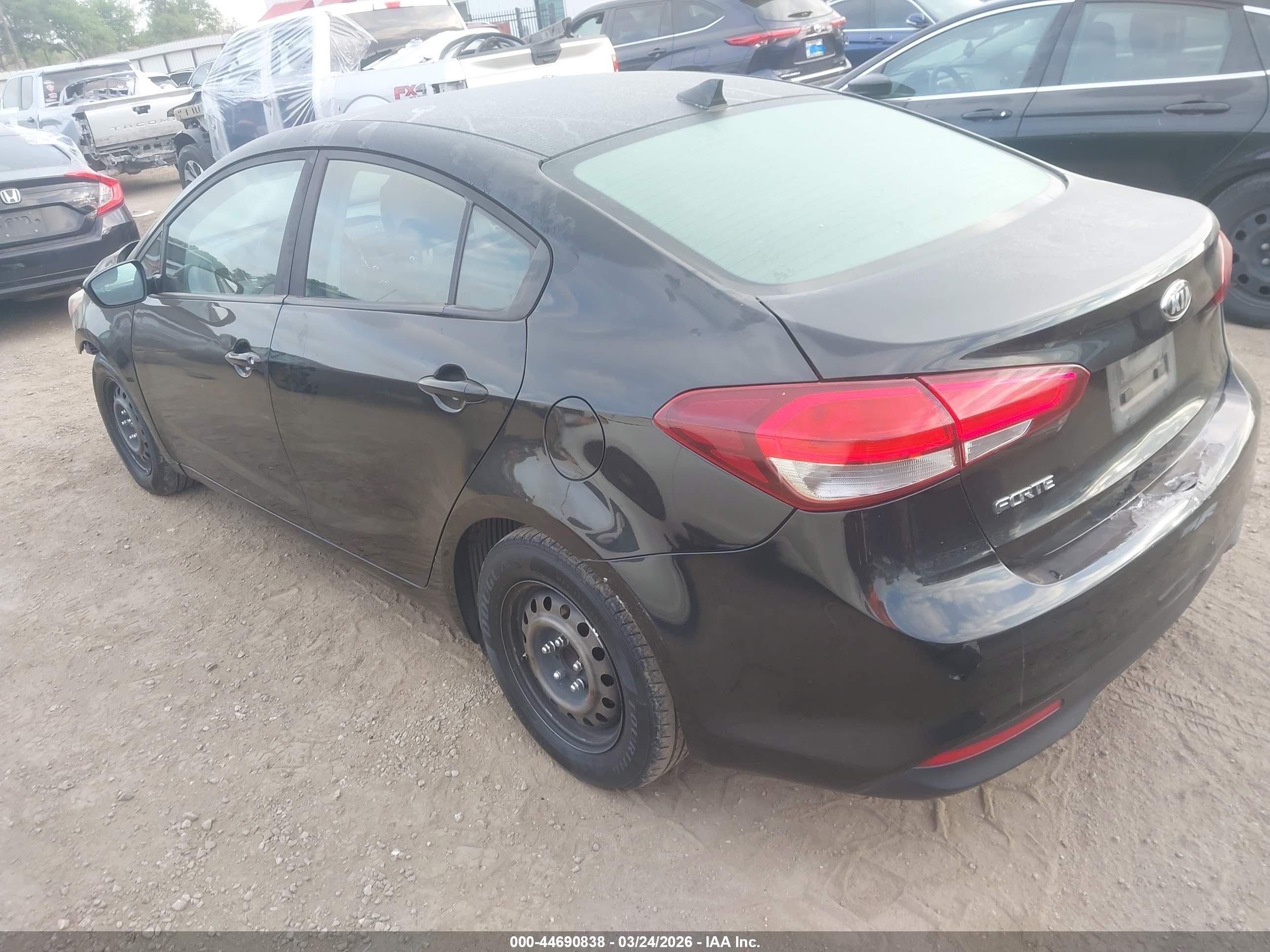 KIA FORTE image 3
