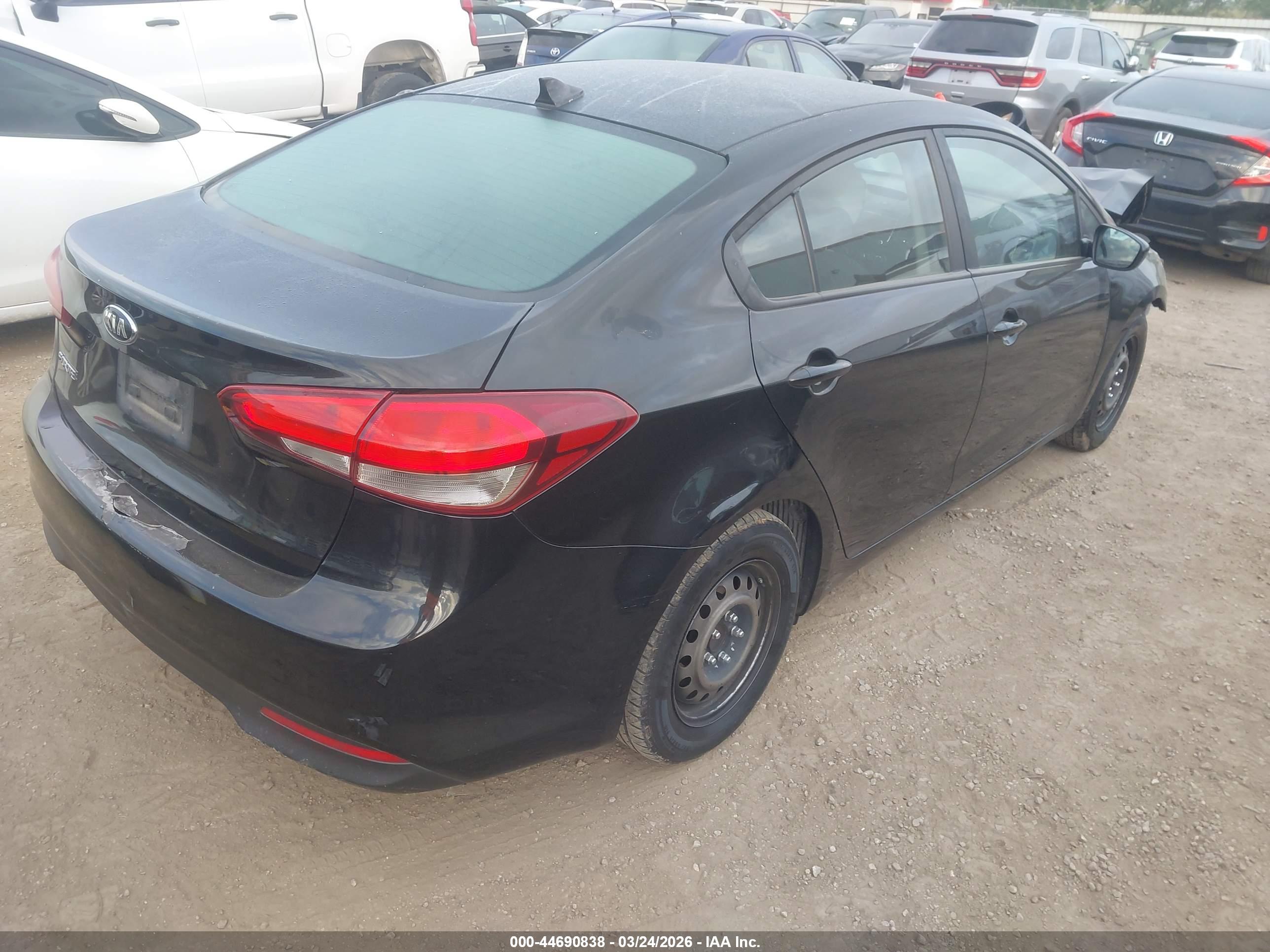 KIA FORTE image 4