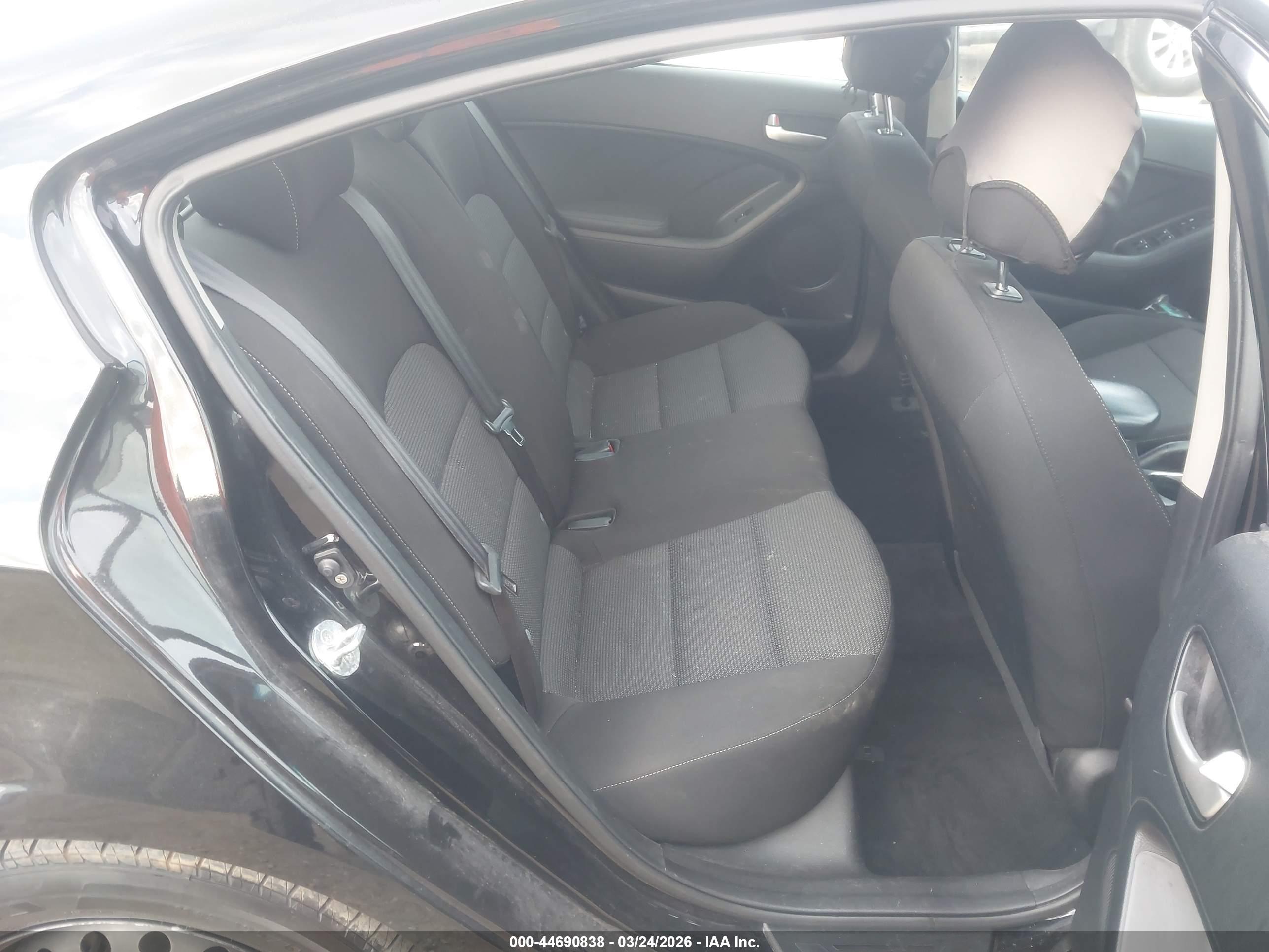 KIA FORTE image 8