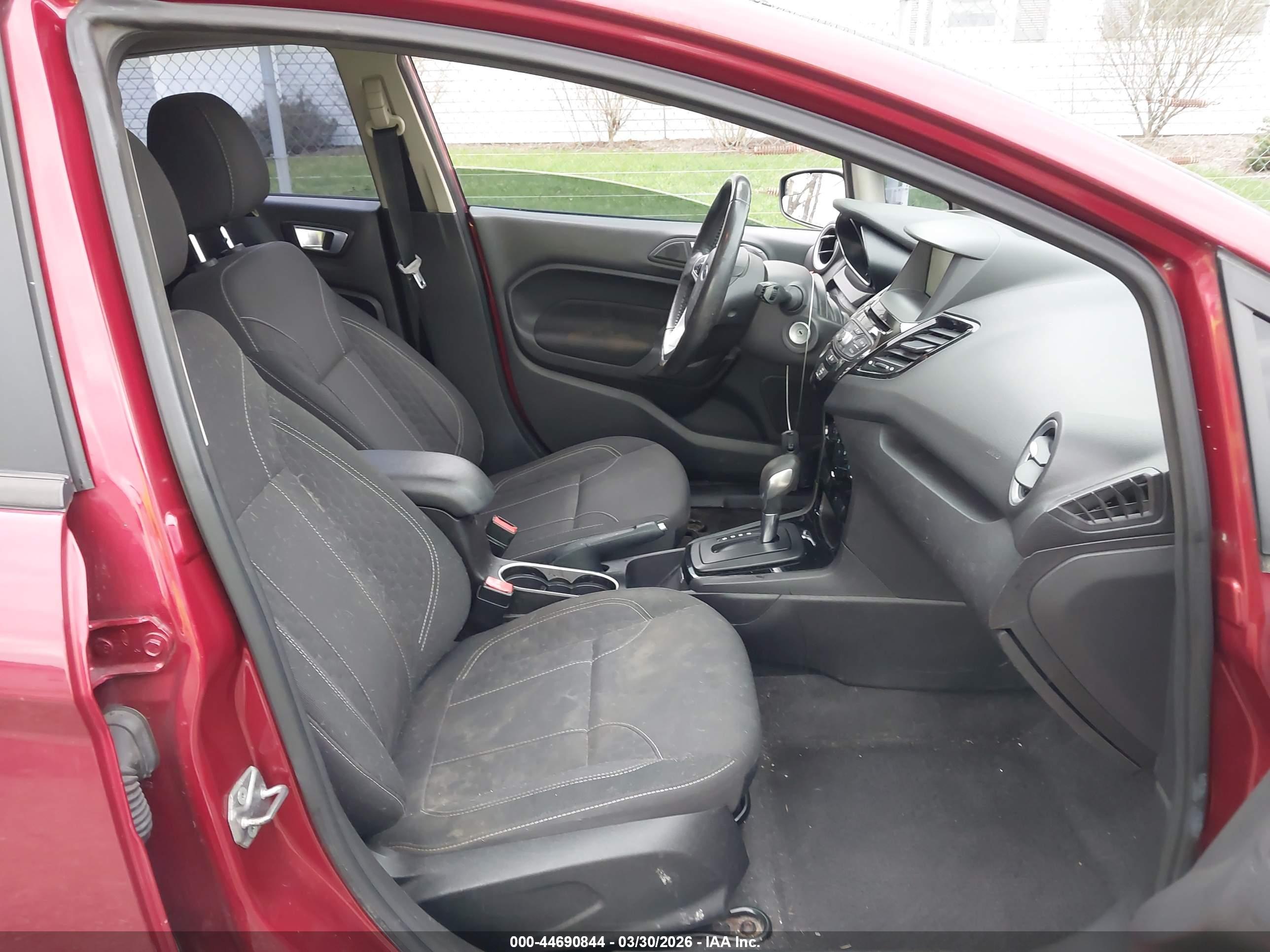 FORD FIESTA image 5