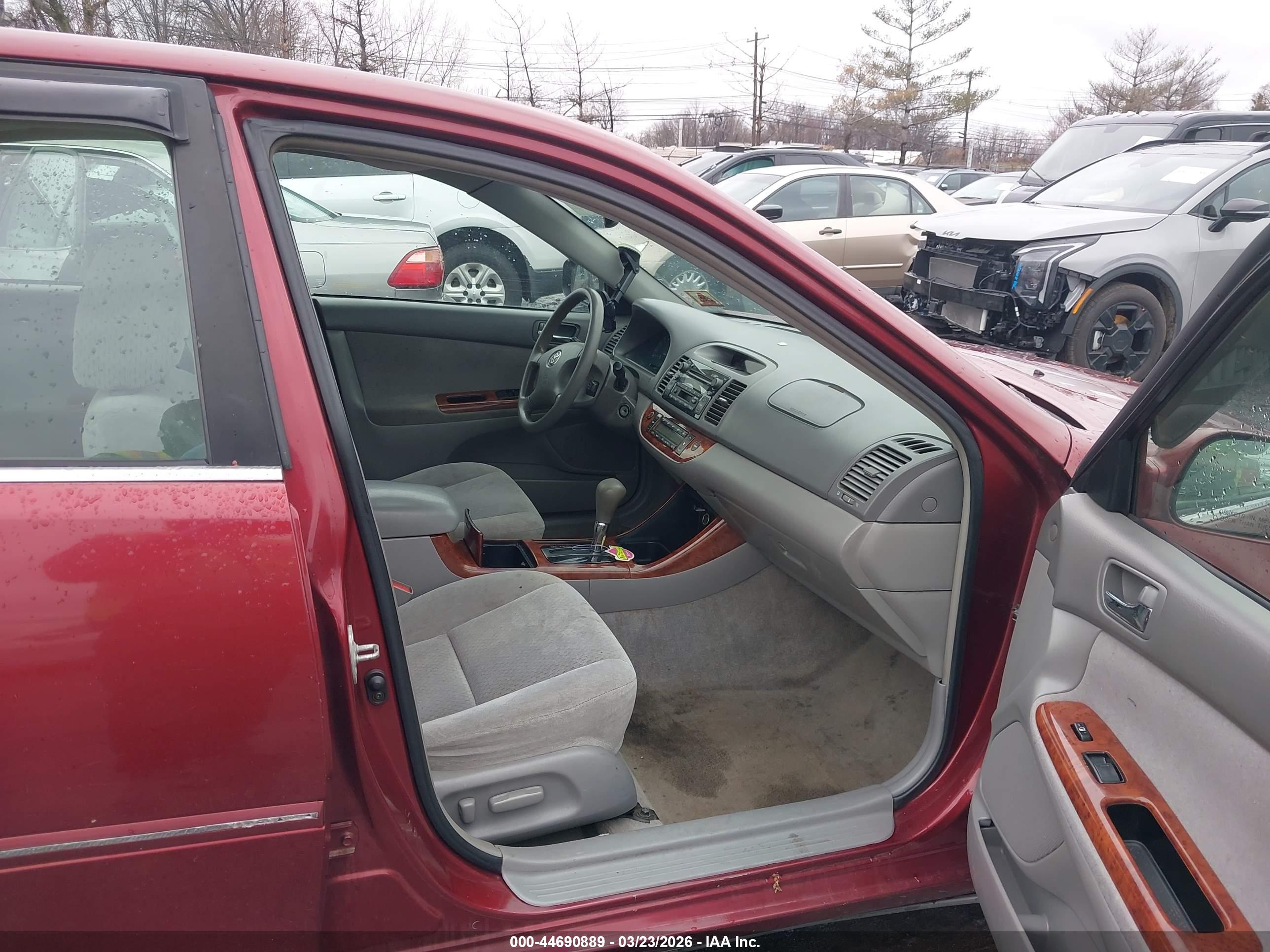 TOYOTA CAMRY image 5