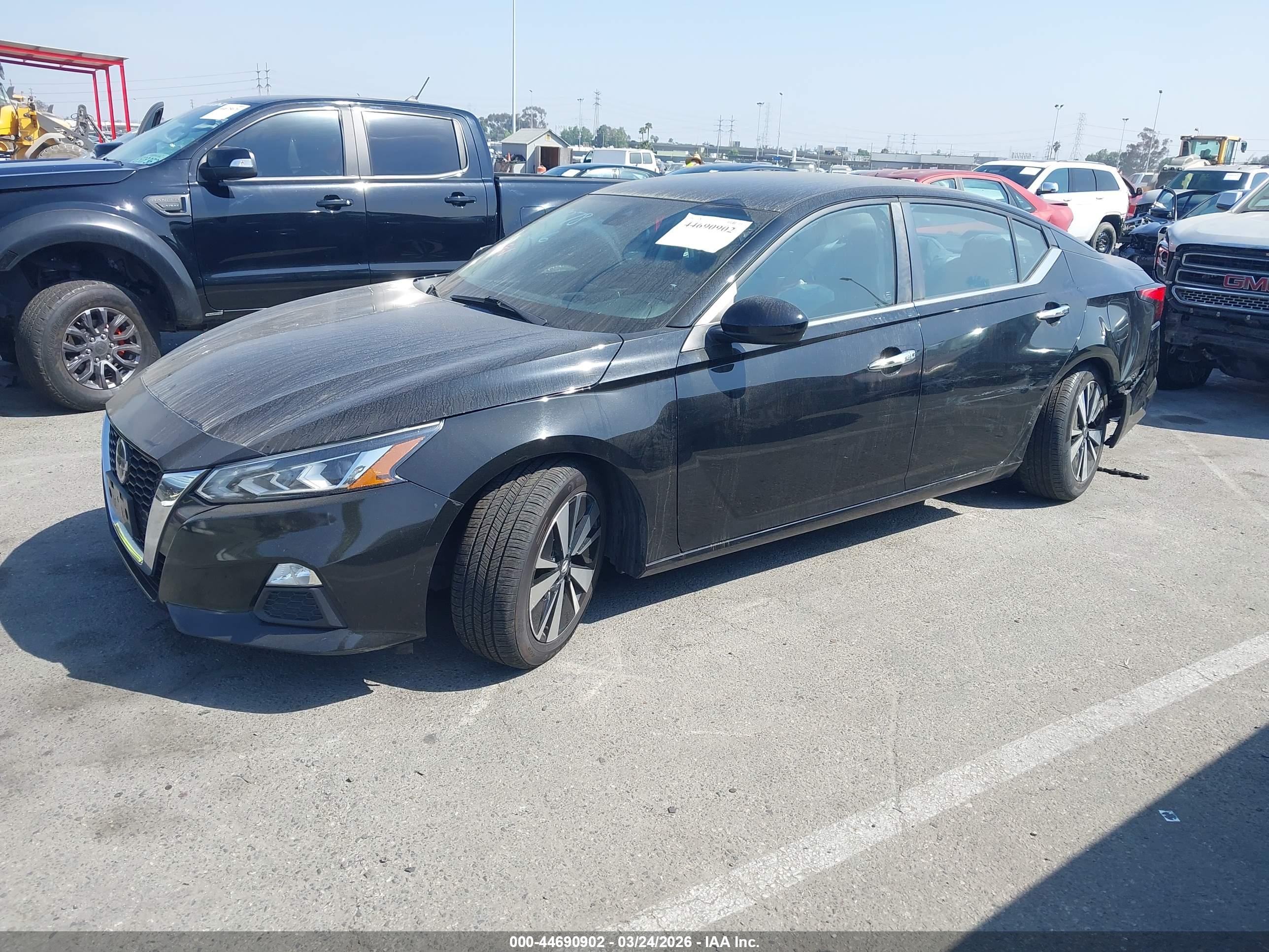NISSAN ALTIMA image 2