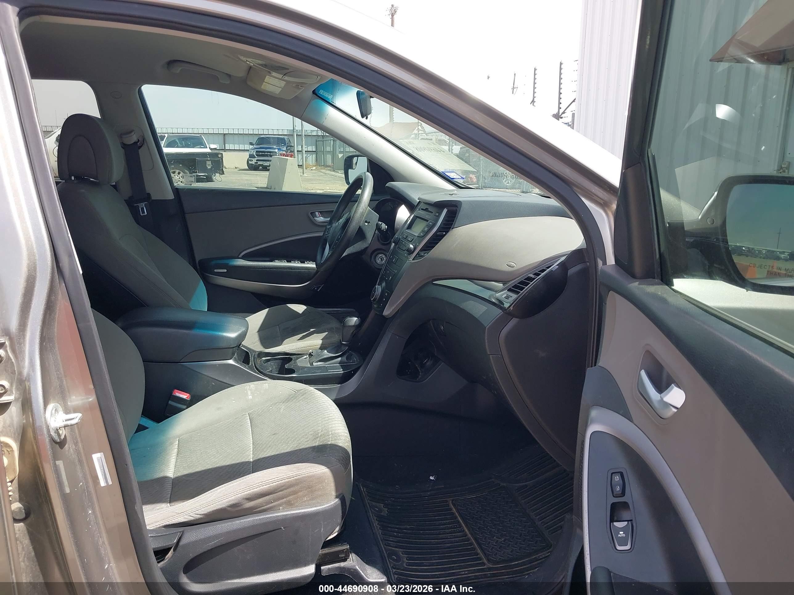HYUNDAI SANTA image 5