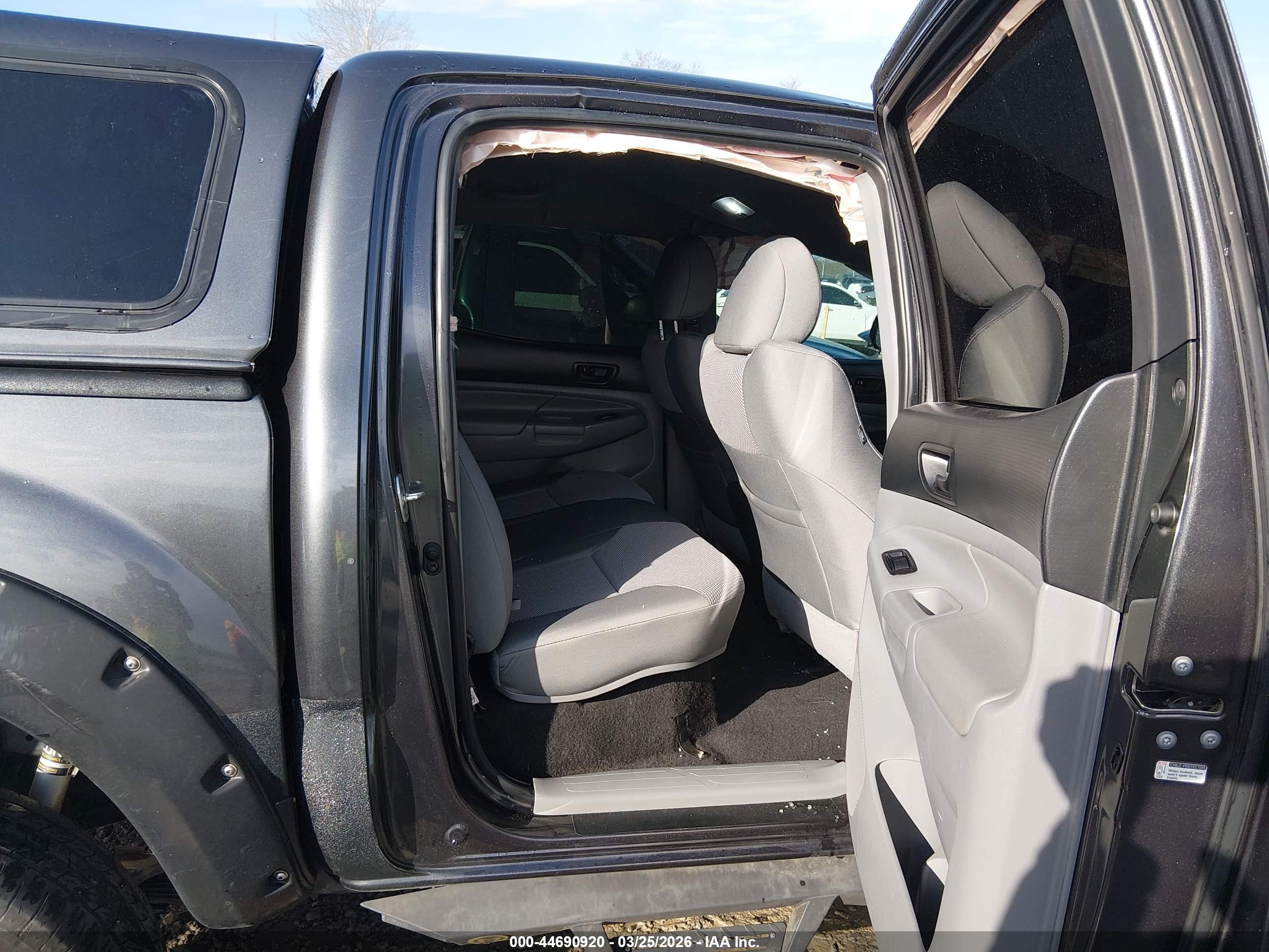 TOYOTA TACOMA image 8
