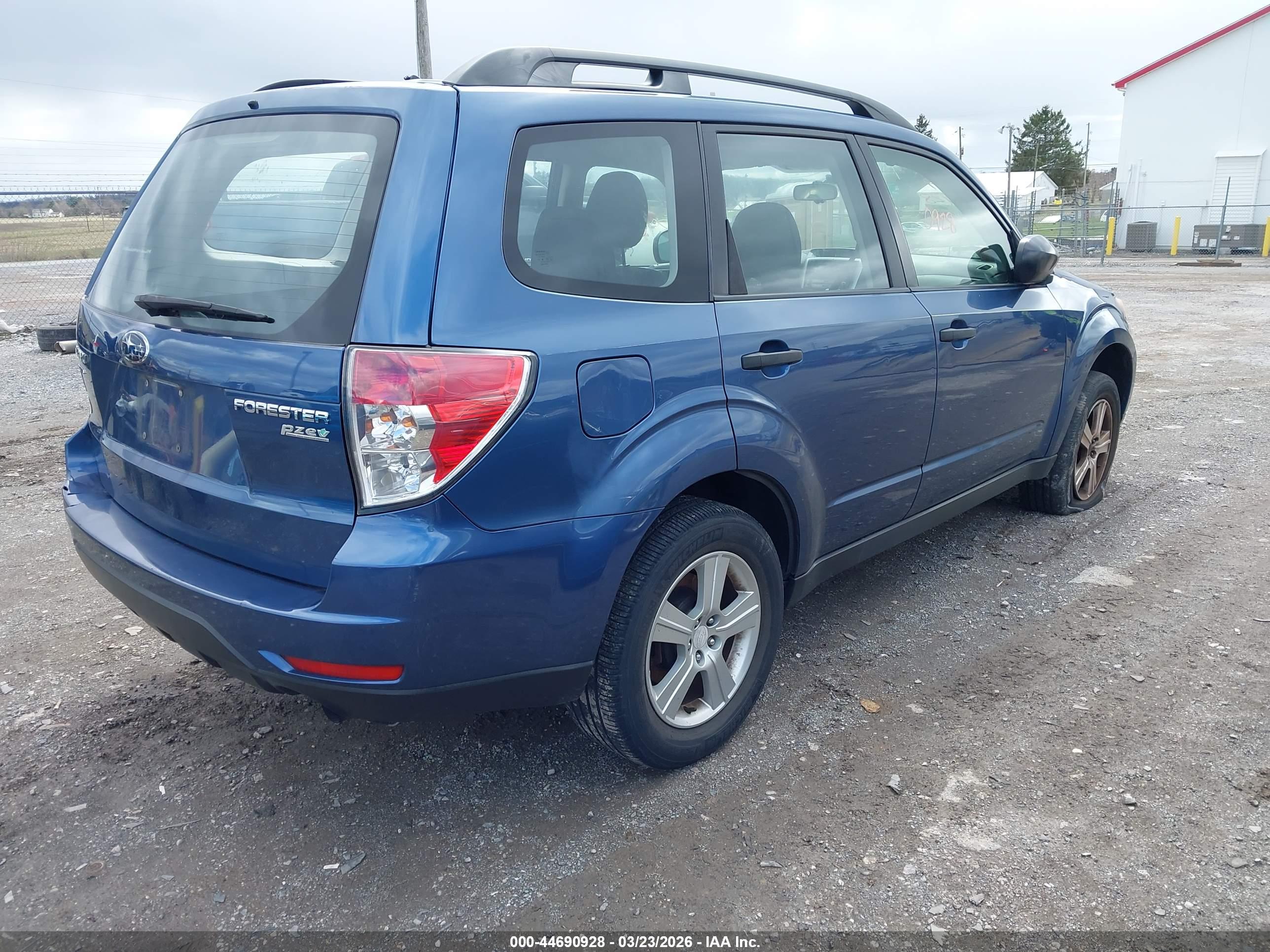 SUBARU FORESTER image 4