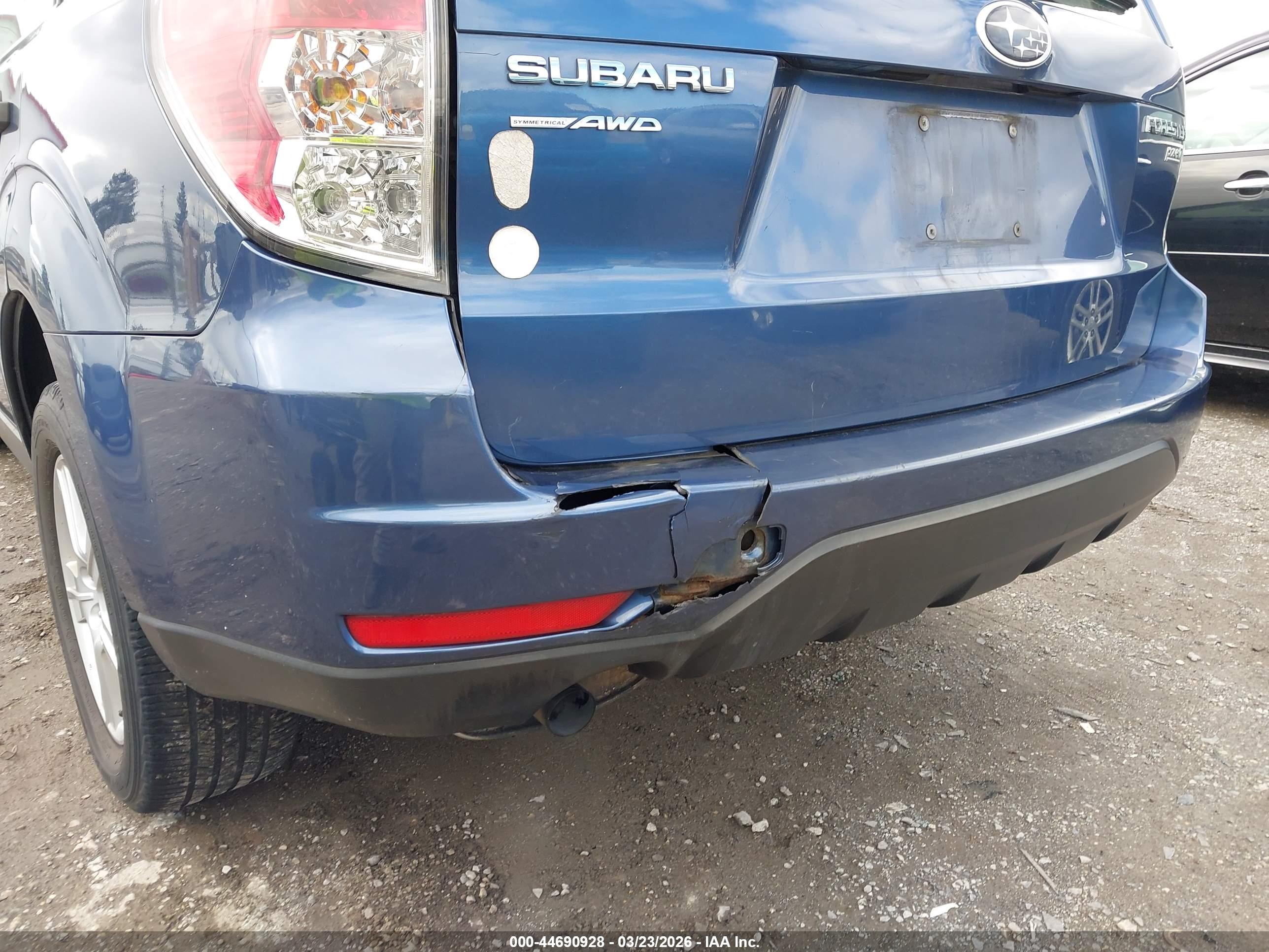 SUBARU FORESTER image 6