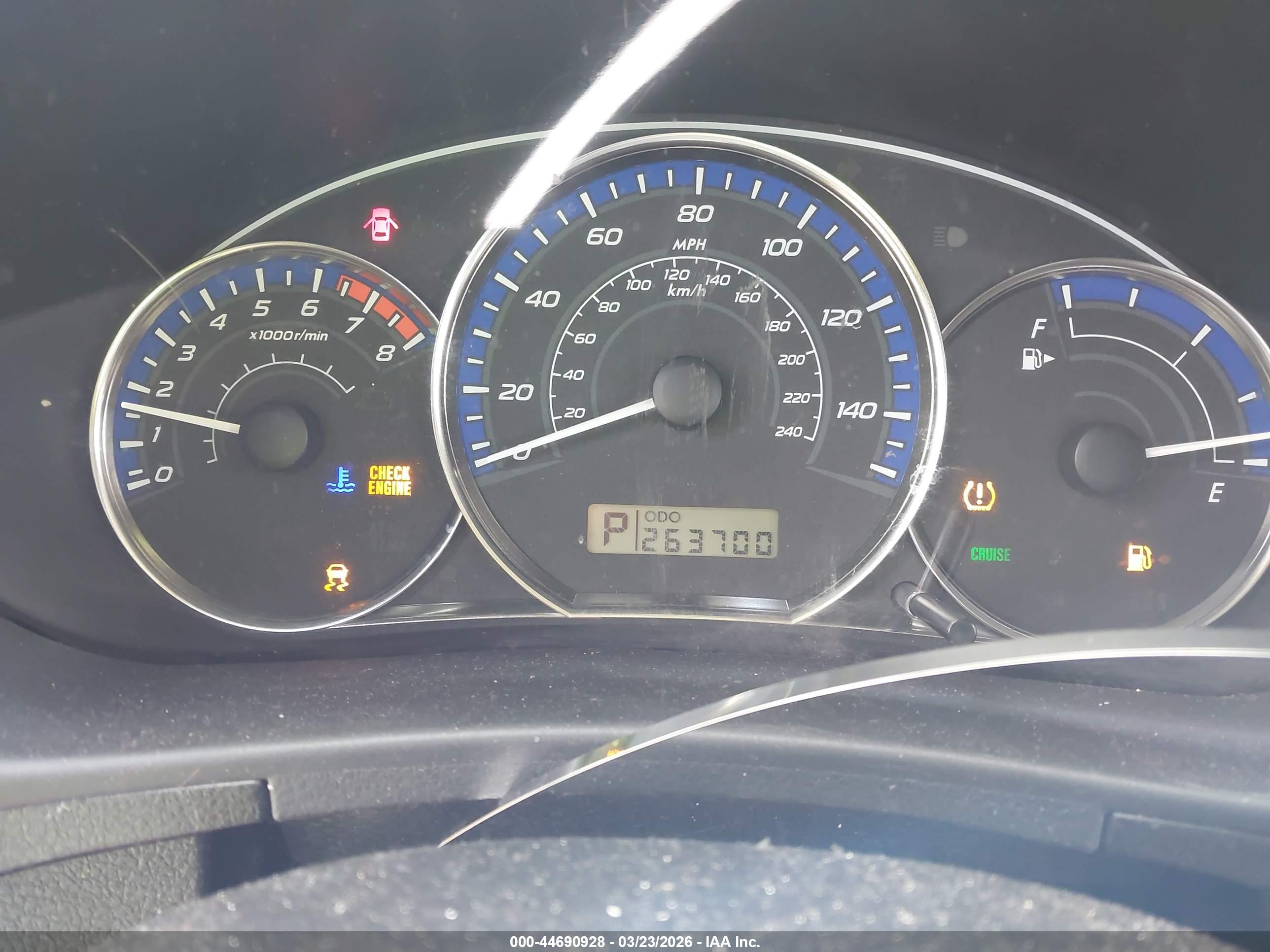 SUBARU FORESTER image 7