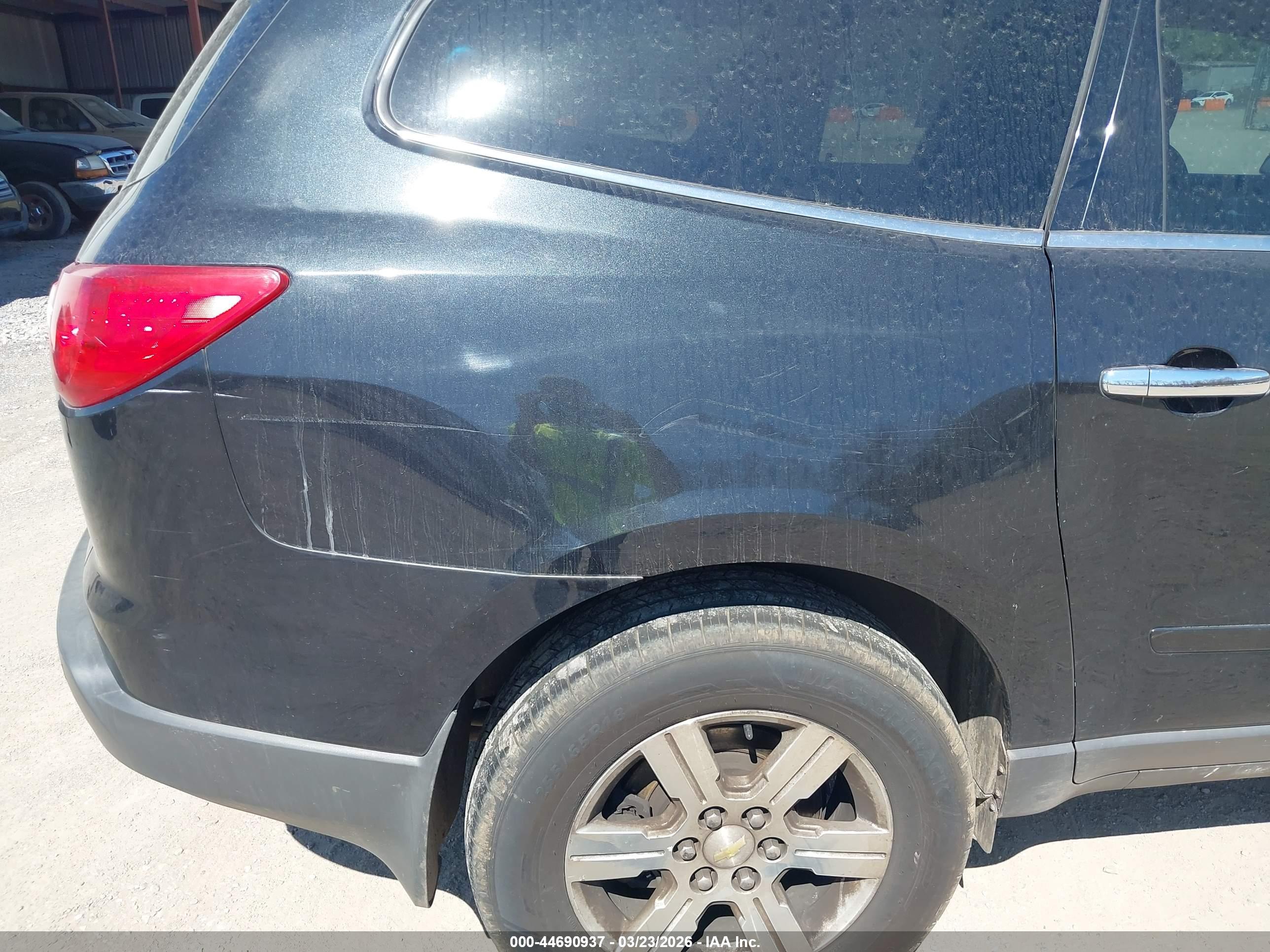 CHEVROLET TRAVERSE image 6