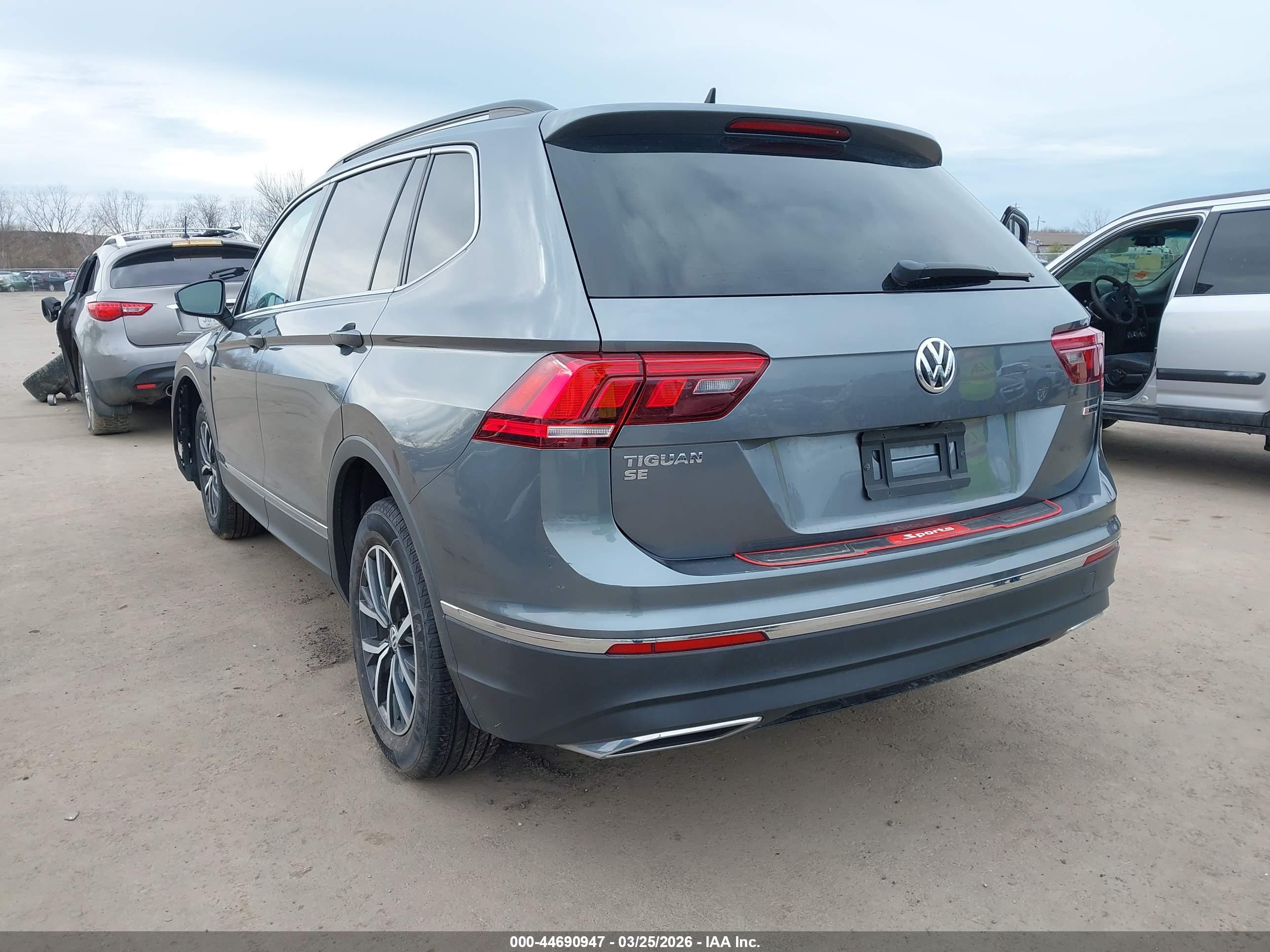 VOLKSWAGEN TIGUAN image 3