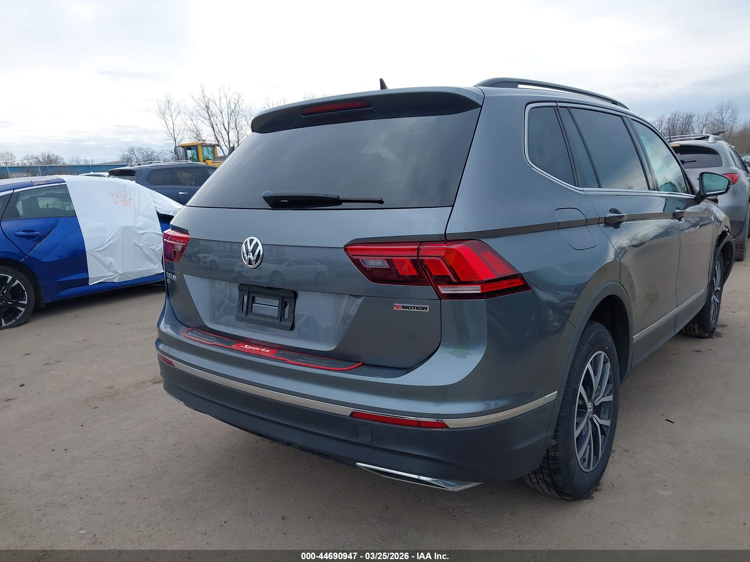 VOLKSWAGEN TIGUAN image 4