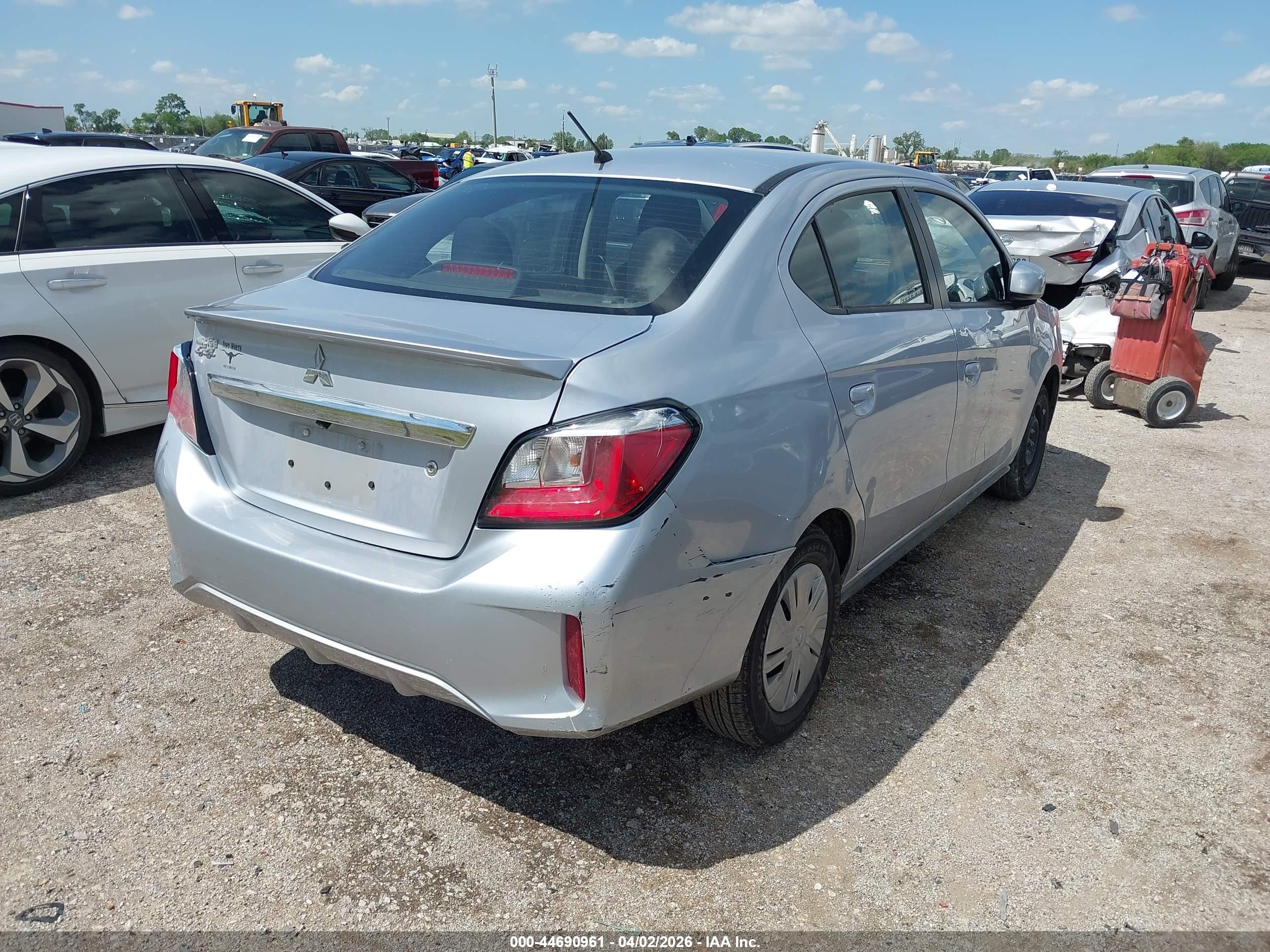 MITSUBISHI MIRAGE image 4