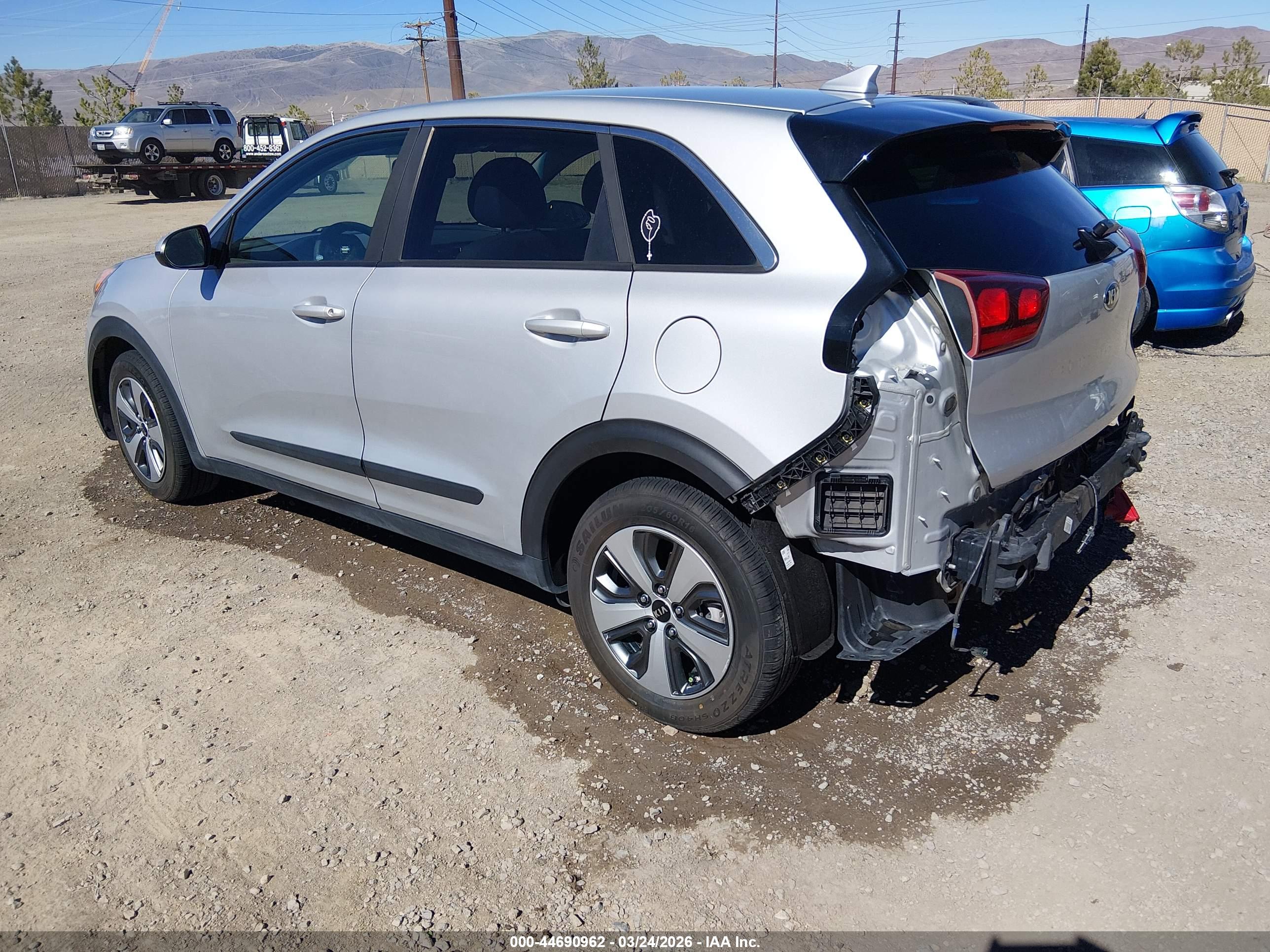 KIA NIRO image 3