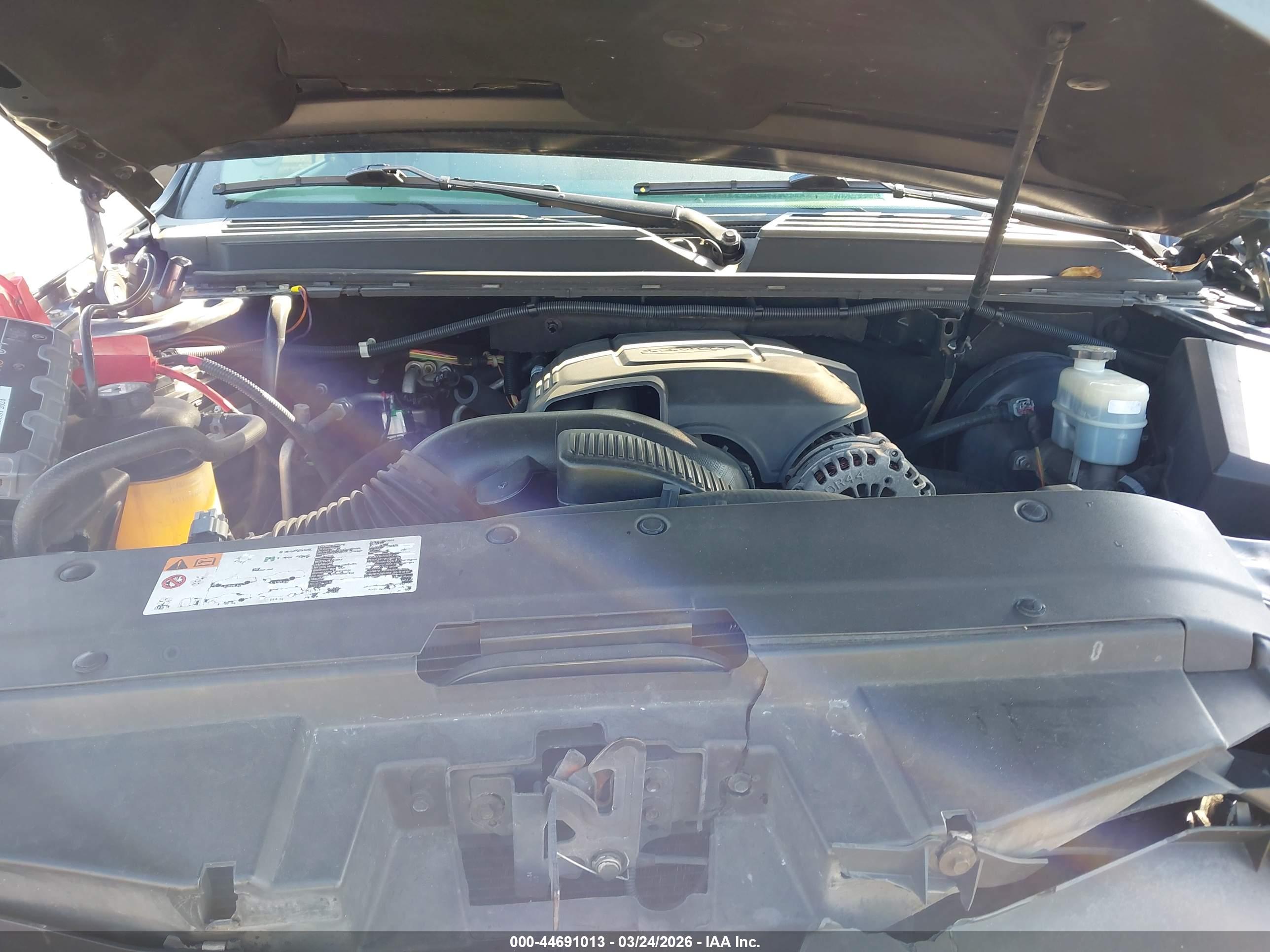 CHEVROLET TAHOE image 10