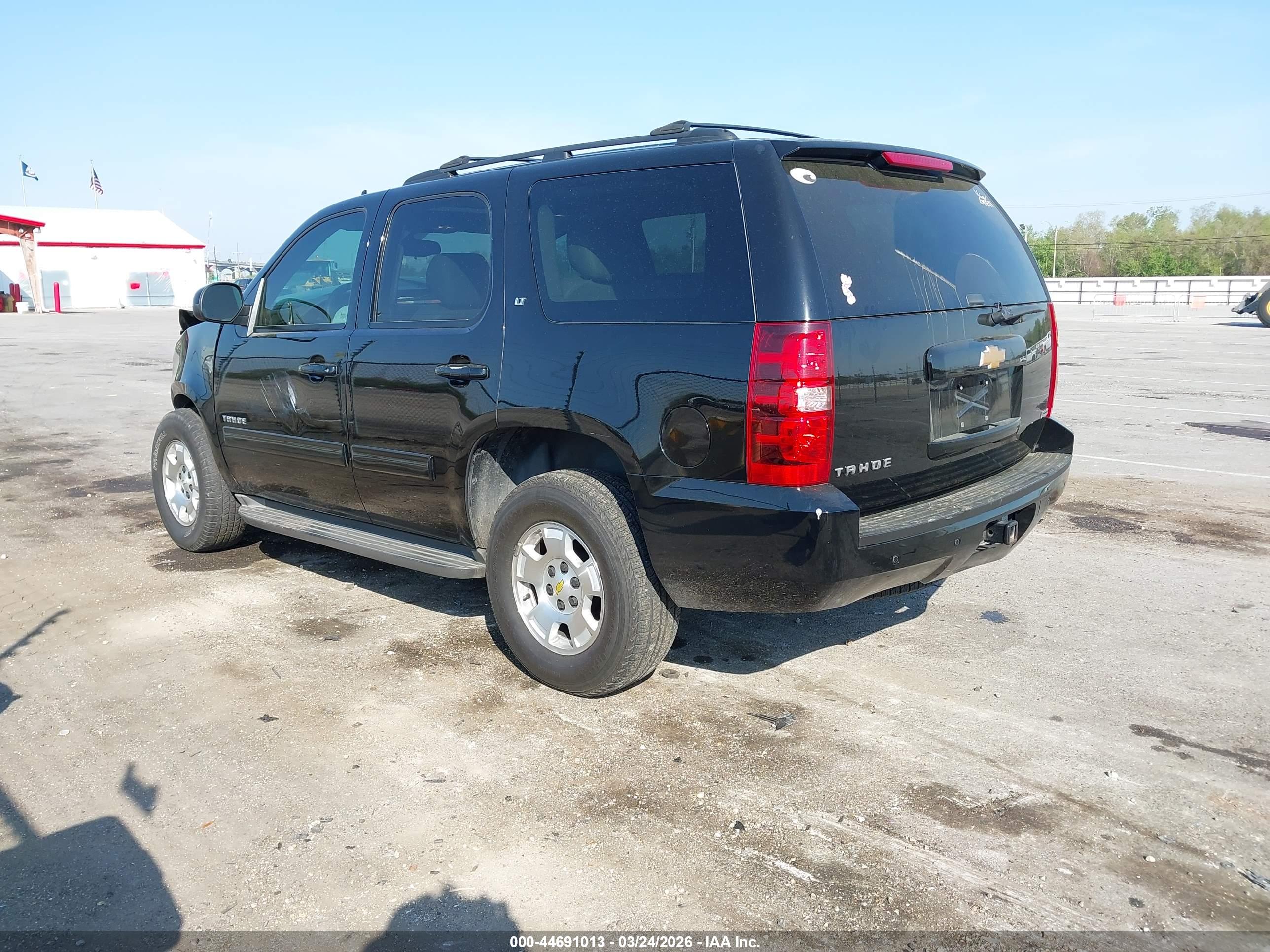 CHEVROLET TAHOE image 3