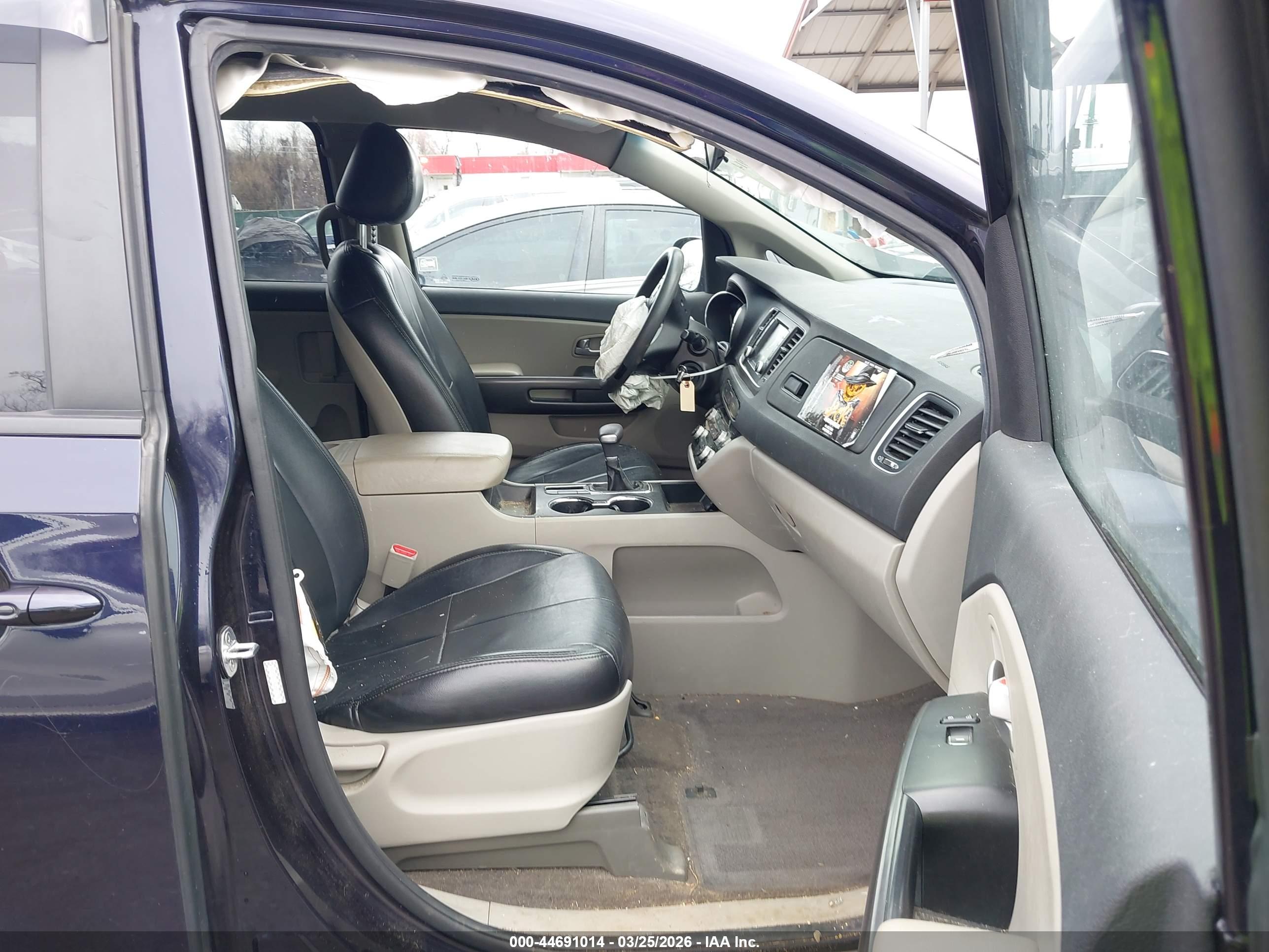 KIA SEDONA image 5