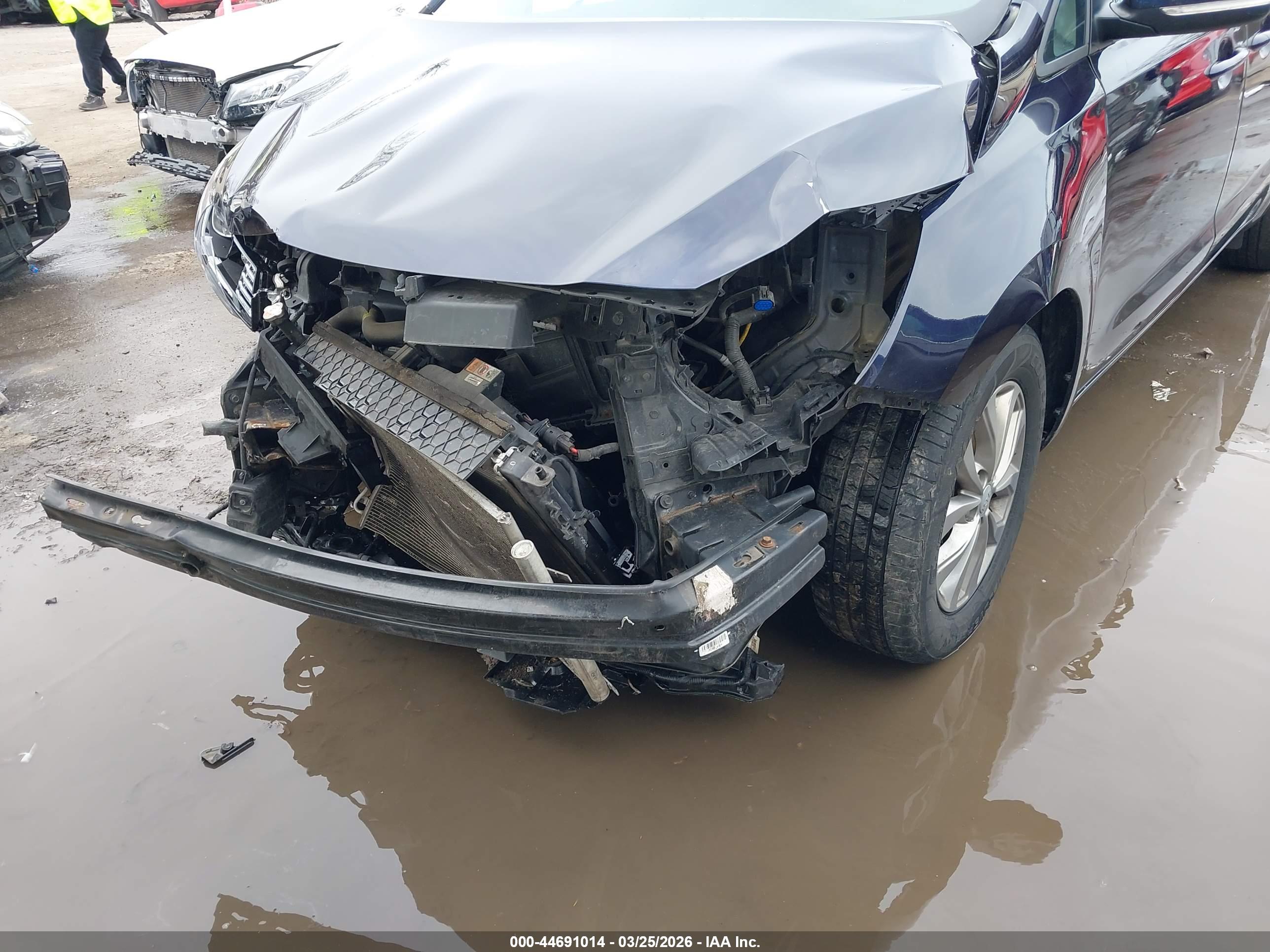 KIA SEDONA image 6
