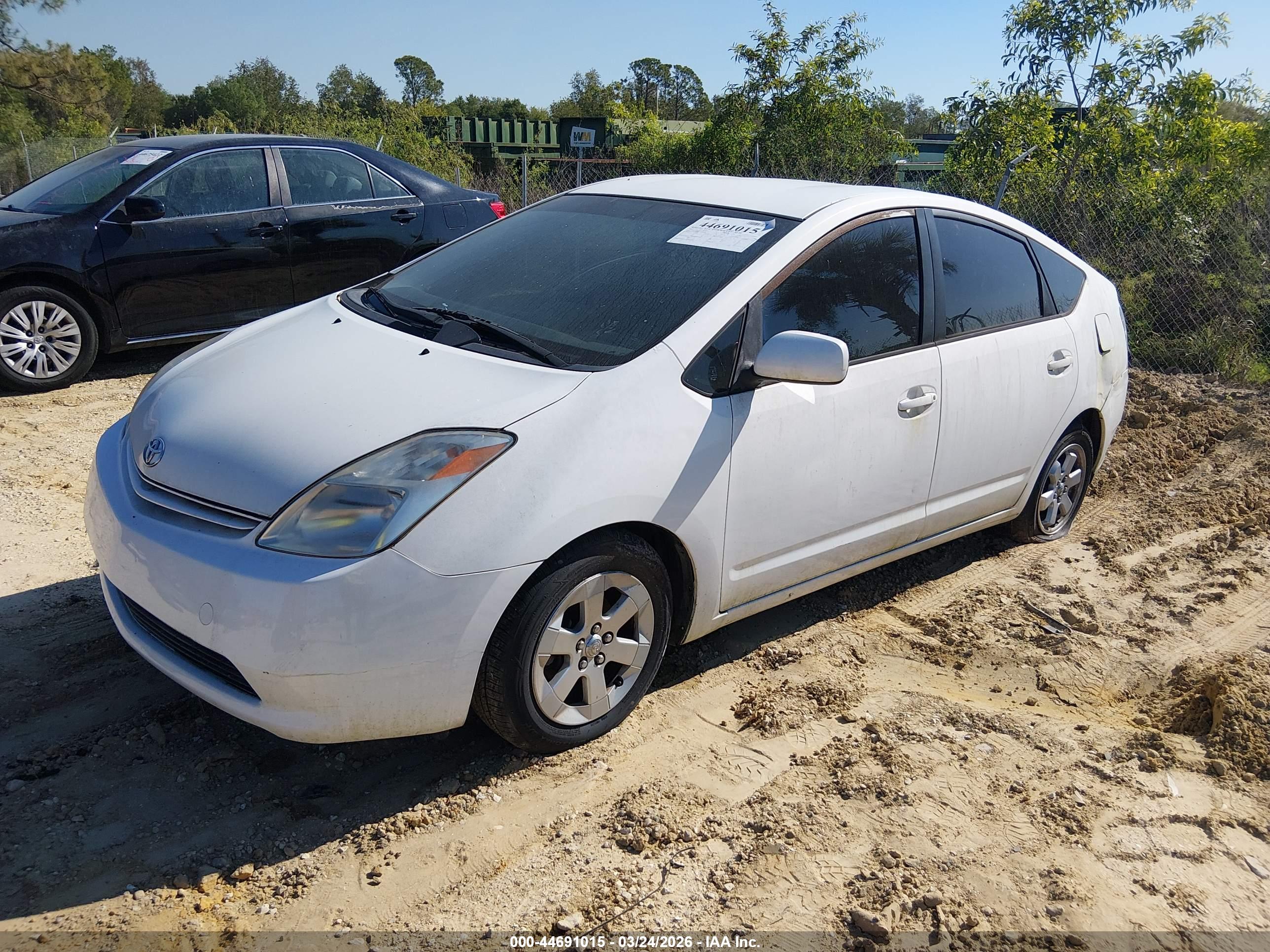 TOYOTA PRIUS image 2