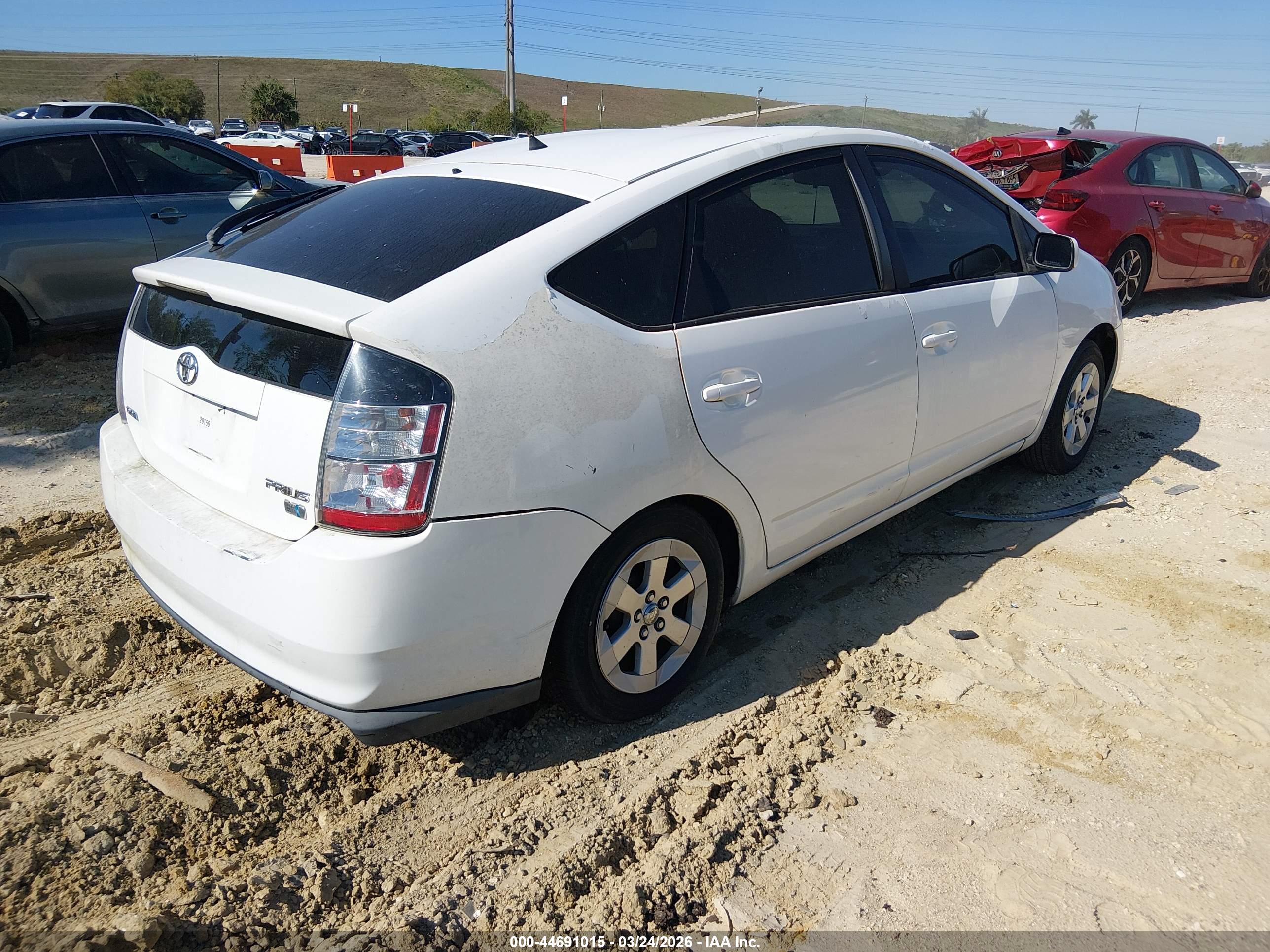 TOYOTA PRIUS image 4