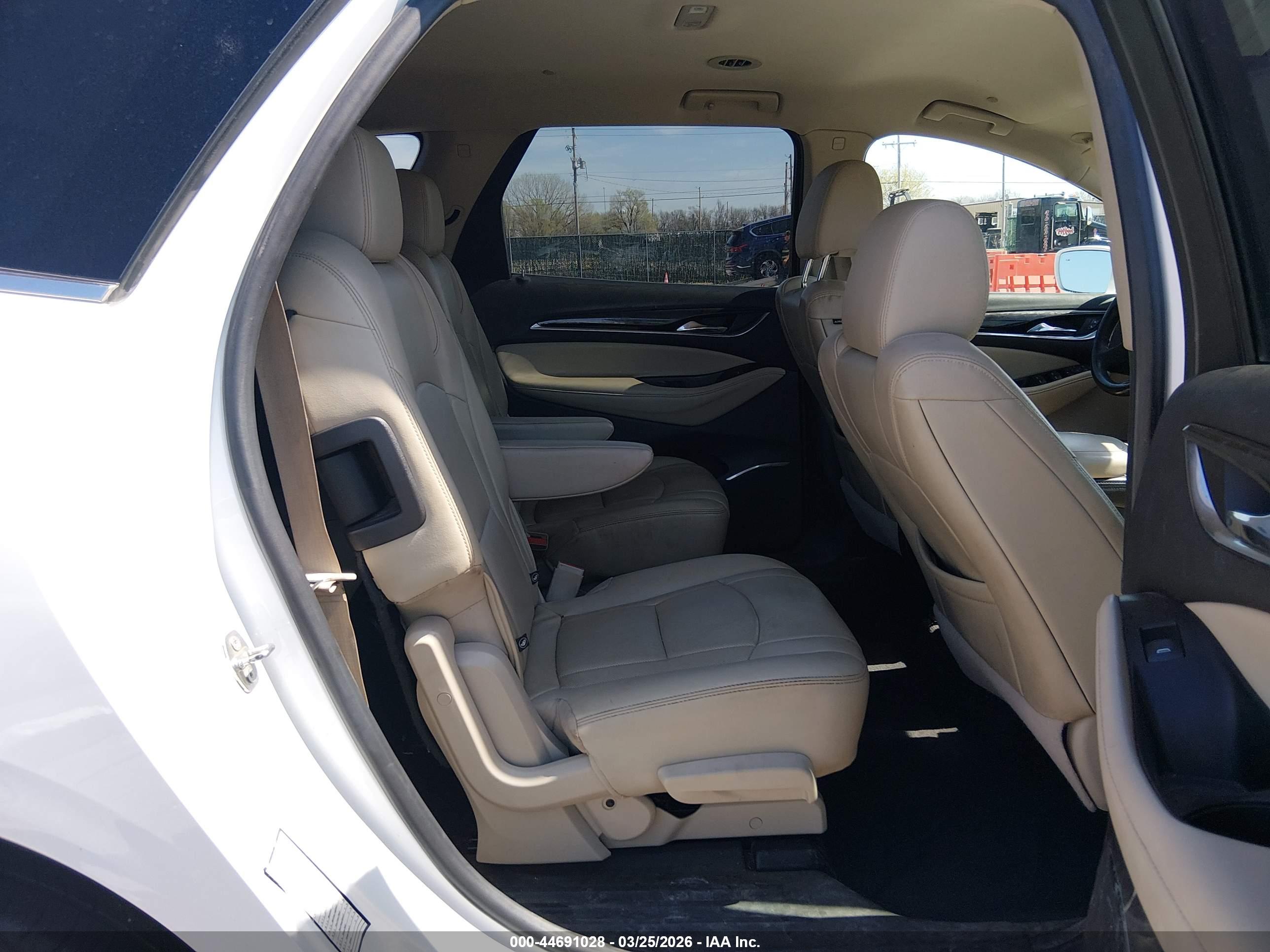 BUICK ENCLAVE image 8