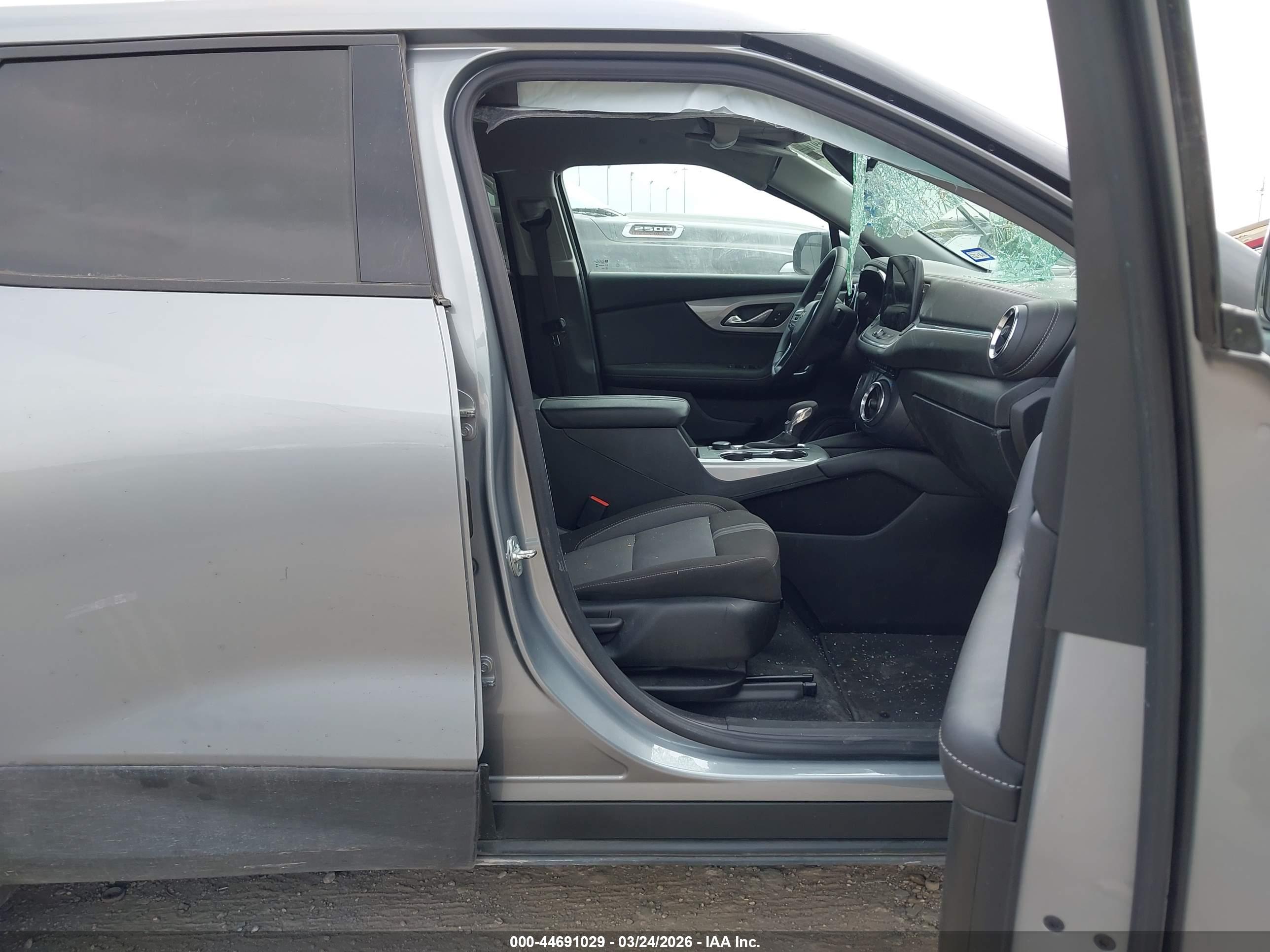 CHEVROLET BLAZER image 5