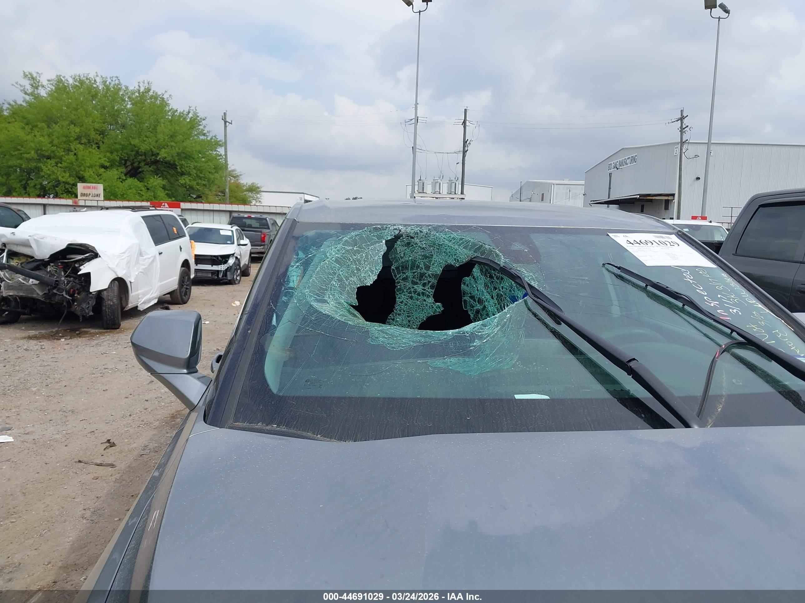 CHEVROLET BLAZER image 6