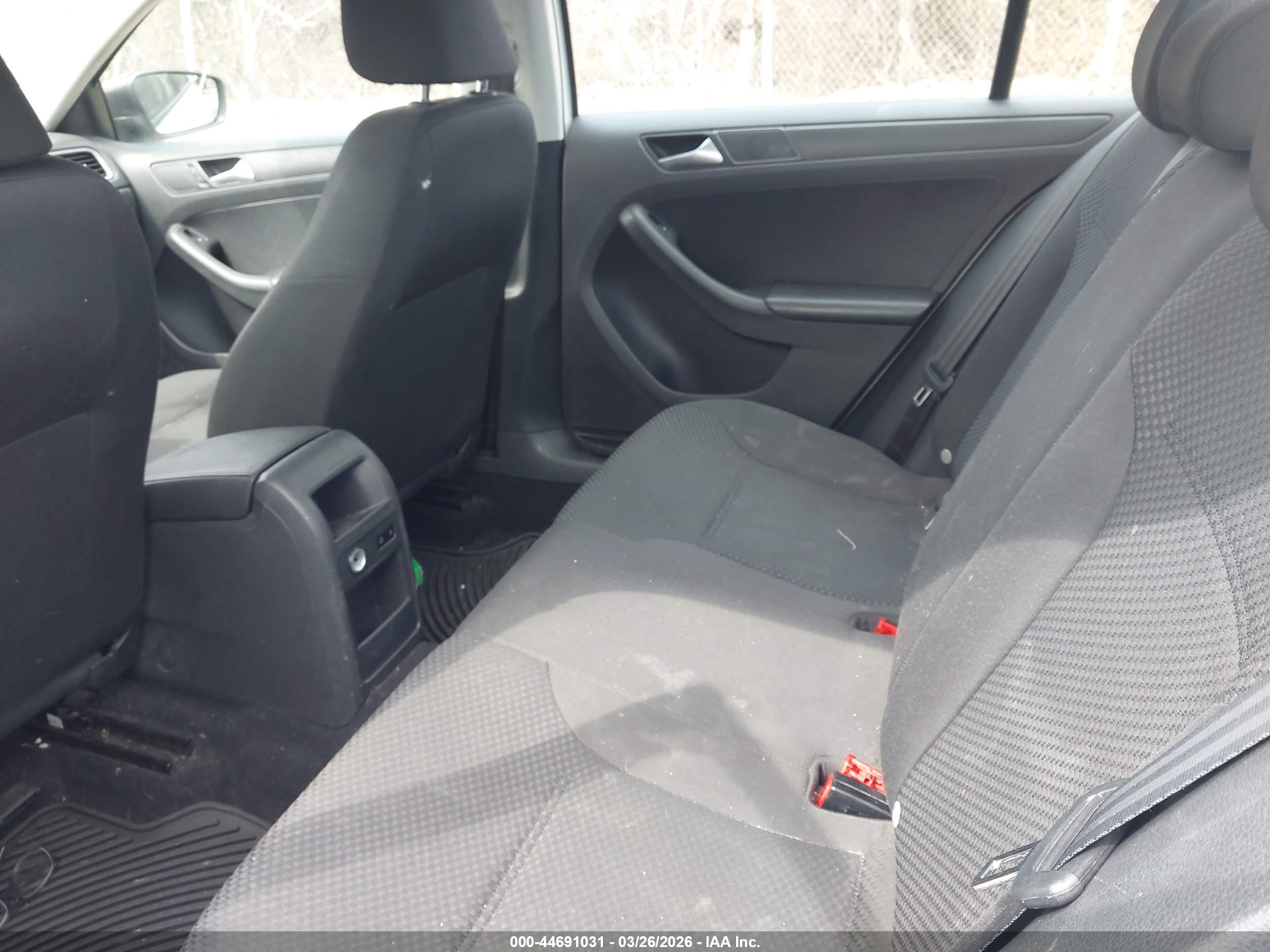 VOLKSWAGEN JETTA image 8
