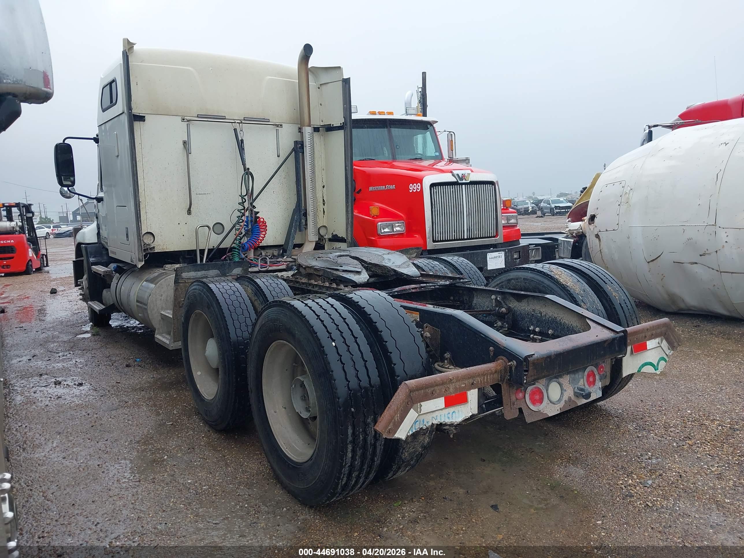 MACK 600 image 3