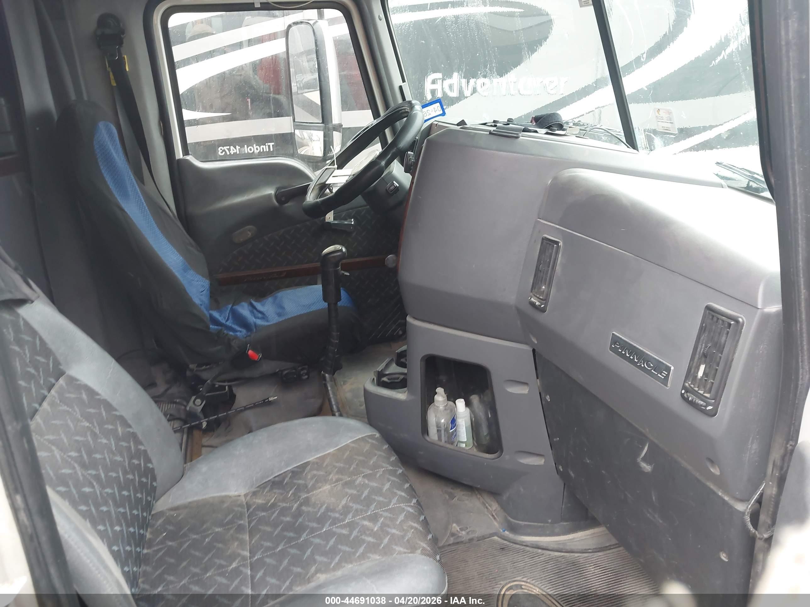 MACK 600 image 8
