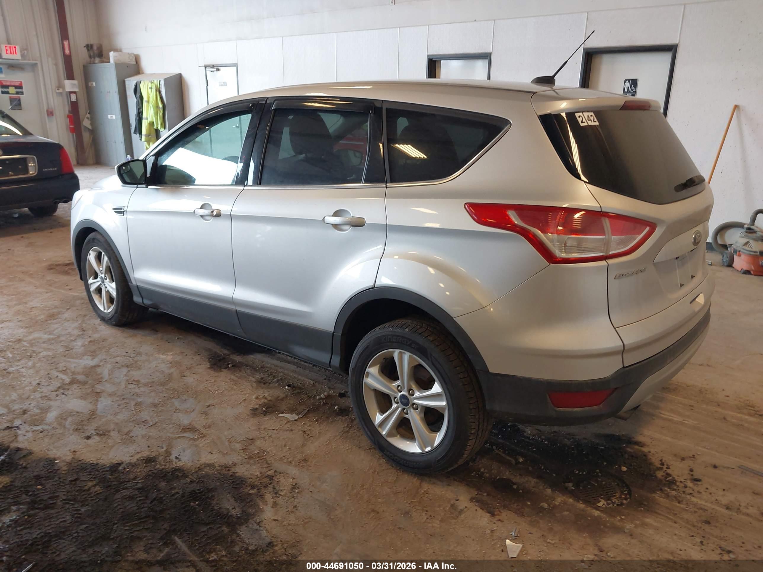 FORD ESCAPE image 3