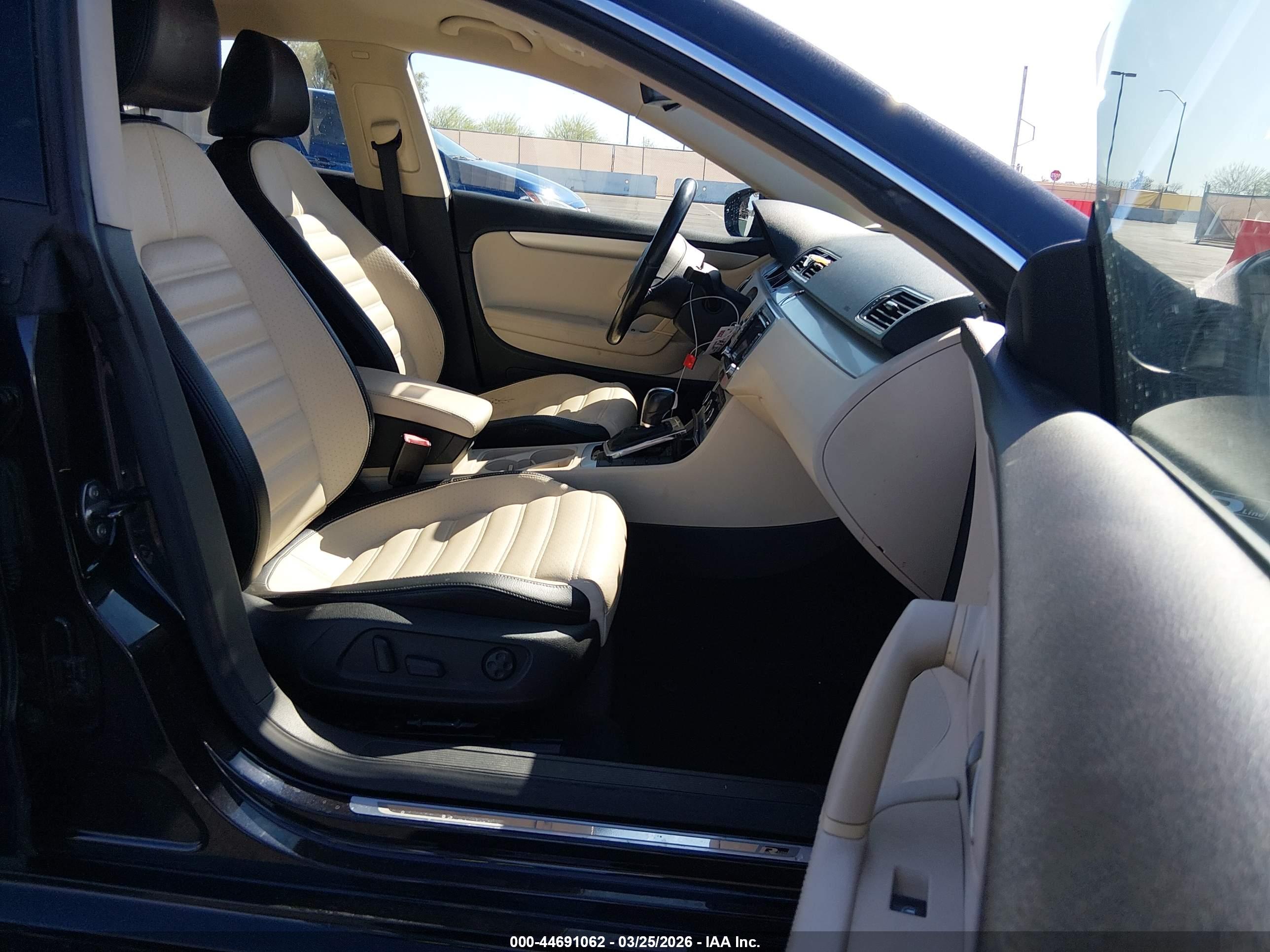 VOLKSWAGEN CC image 5