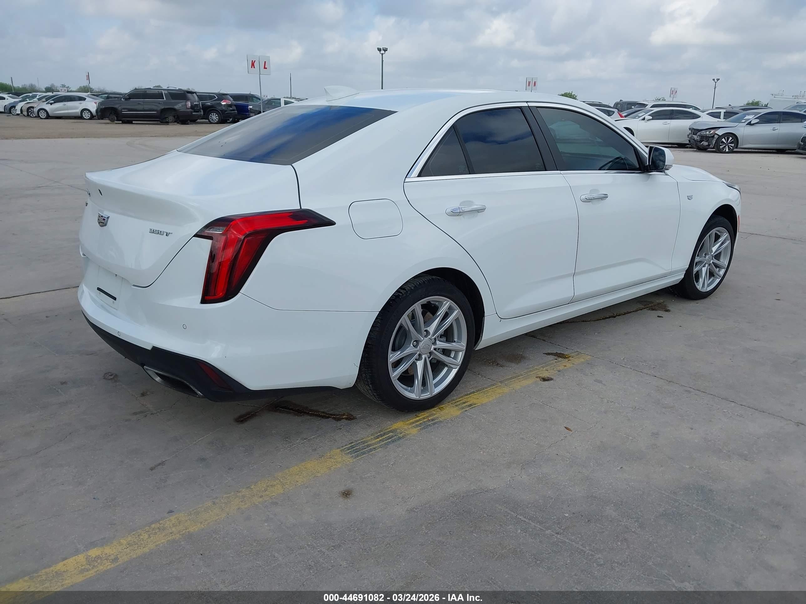 CADILLAC CT4 image 4