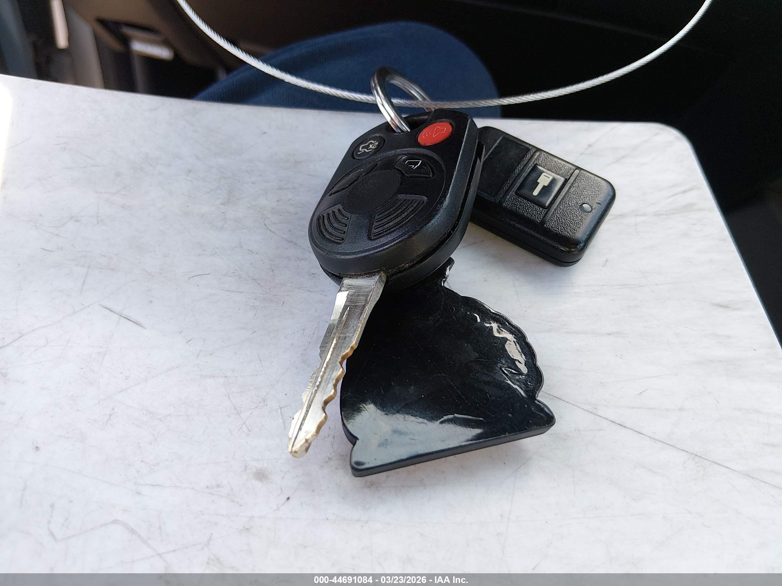 FORD ESCAPE image 11