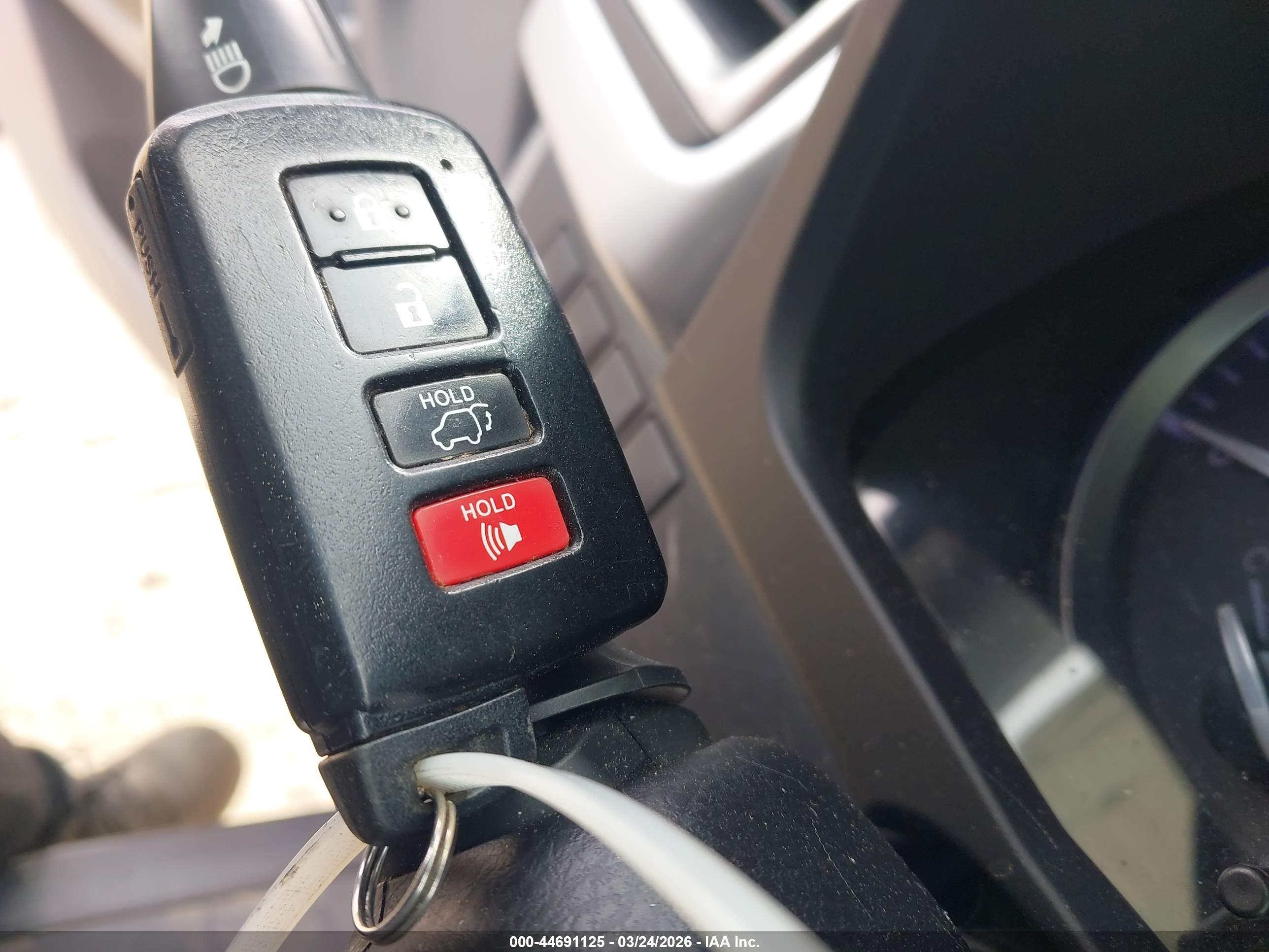 TOYOTA HIGHLANDER image 11
