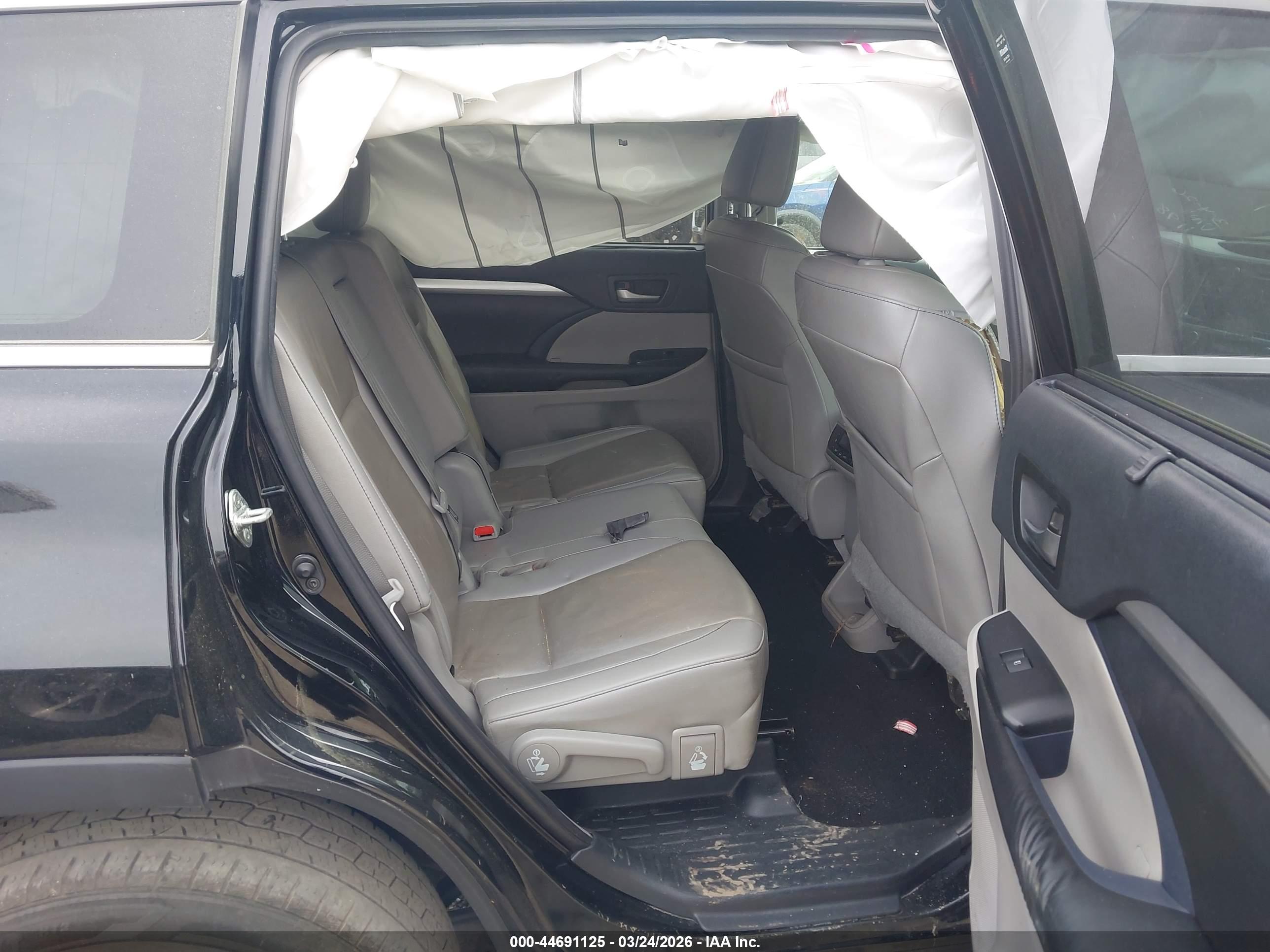 TOYOTA HIGHLANDER image 8