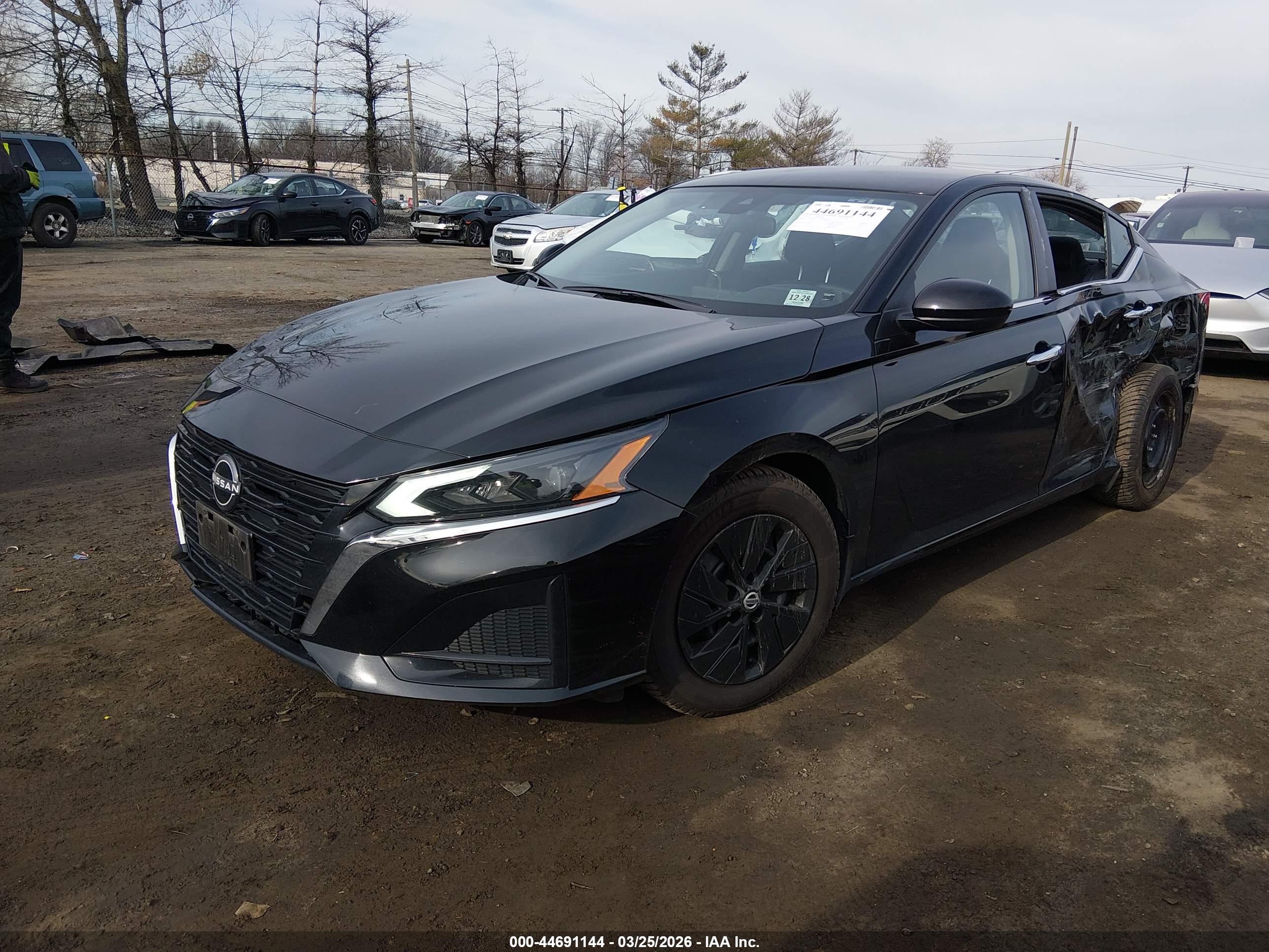 NISSAN ALTIMA image 2