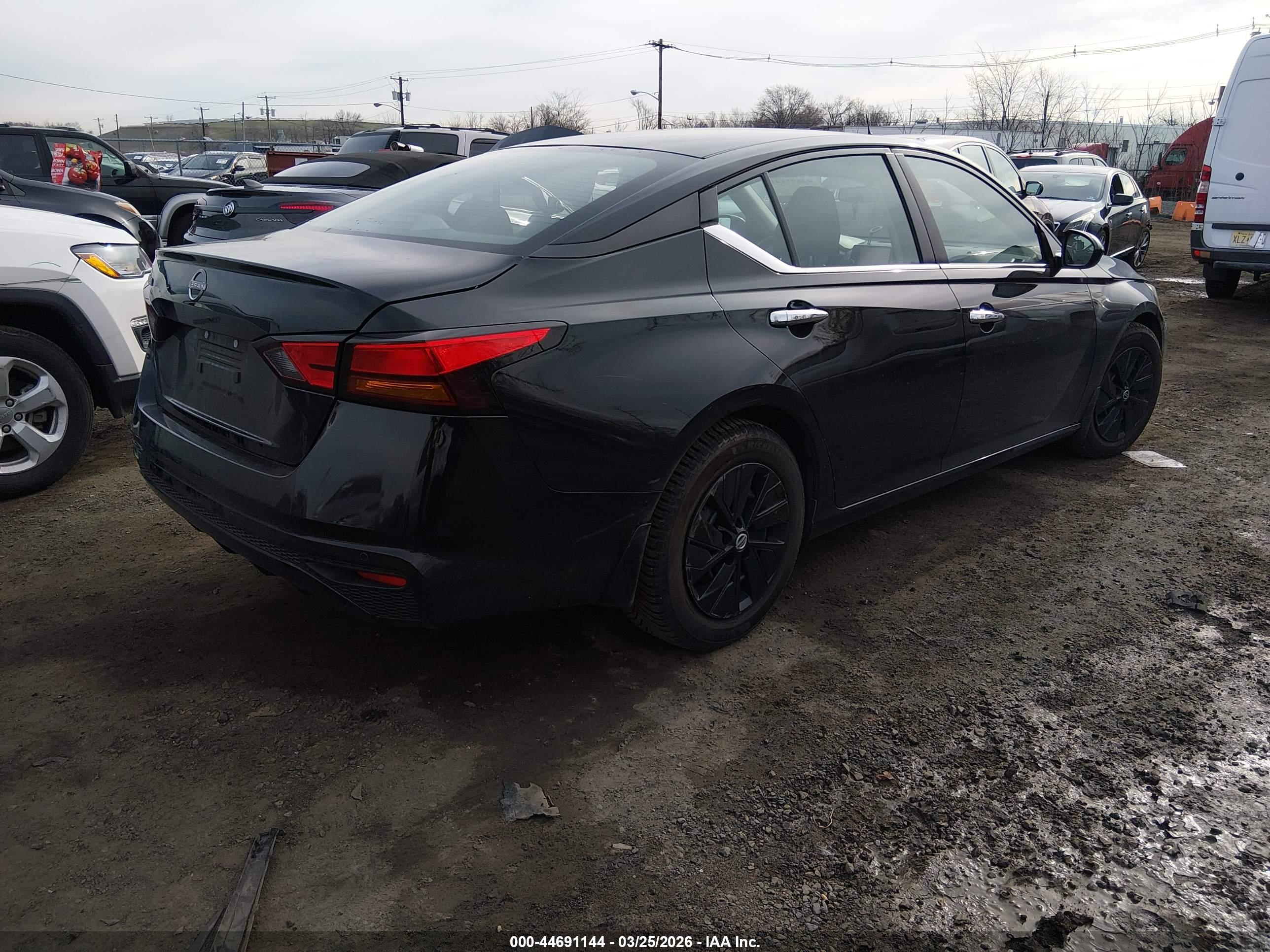 NISSAN ALTIMA image 4